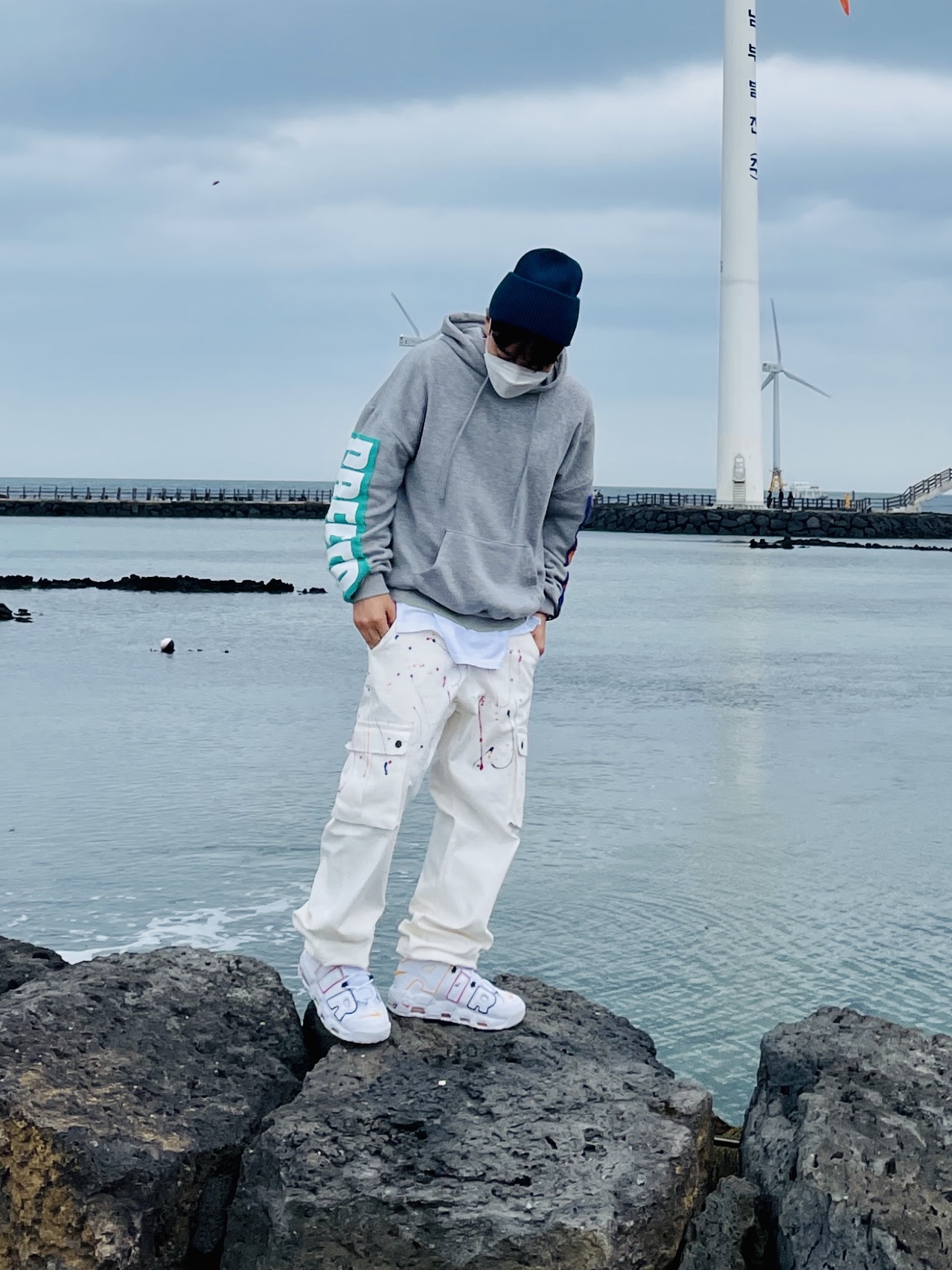 Nike Air More Uptempo Rayguns 착용 스타일 - 1
