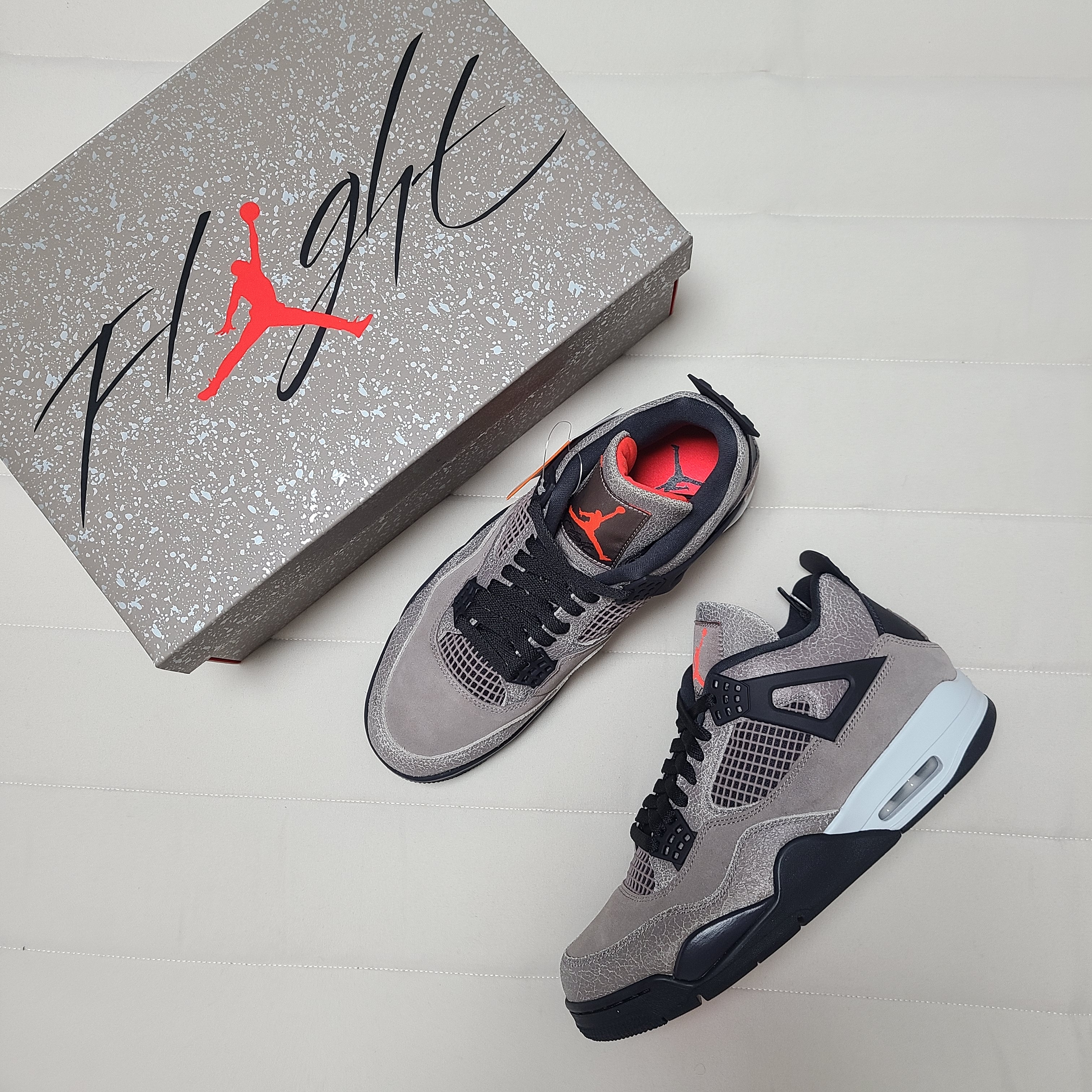 Jordan 4 Retro Taupe Haze 착용 스타일