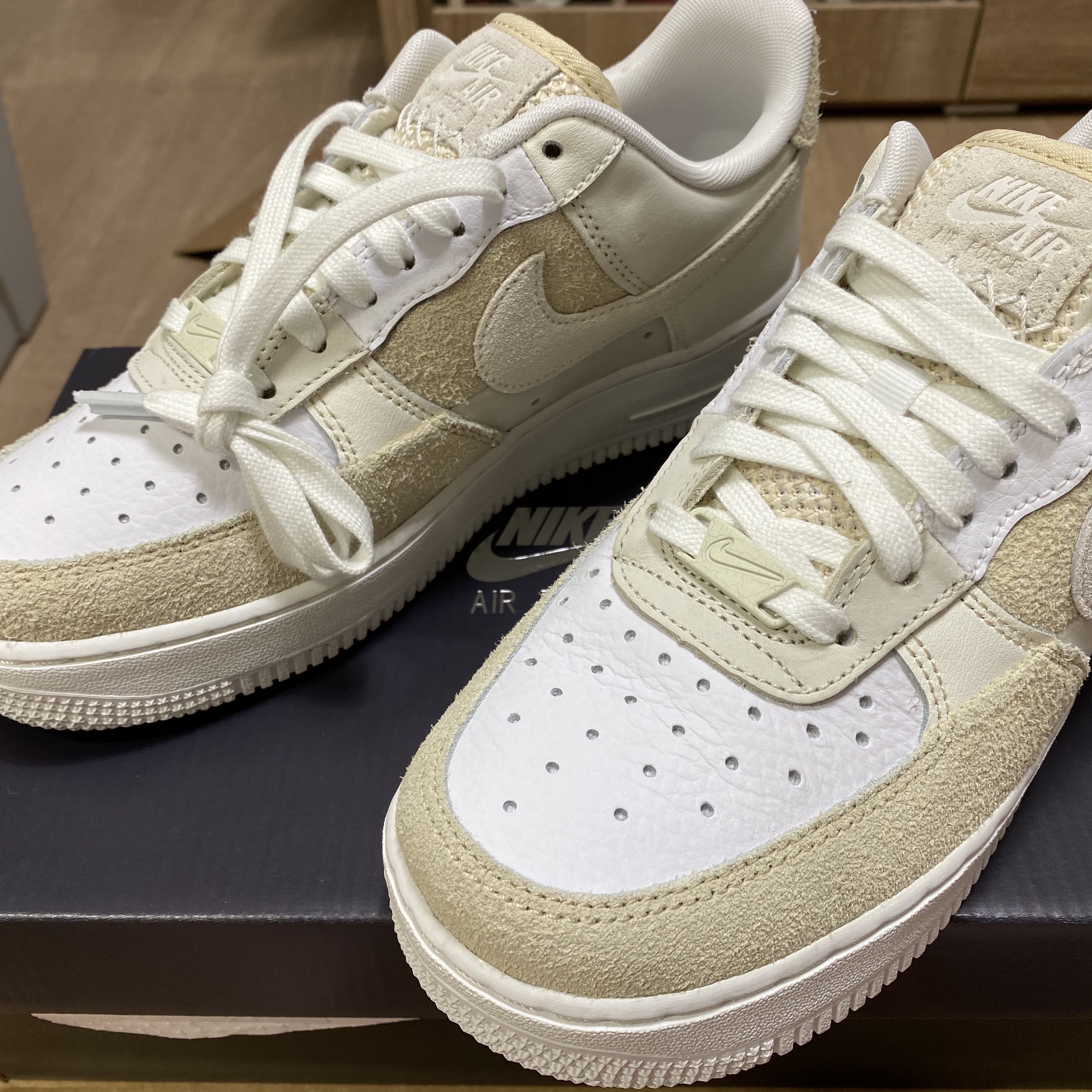 (W) Nike Air Force 1 '07 Coconut Milk 착용 스타일 - 1