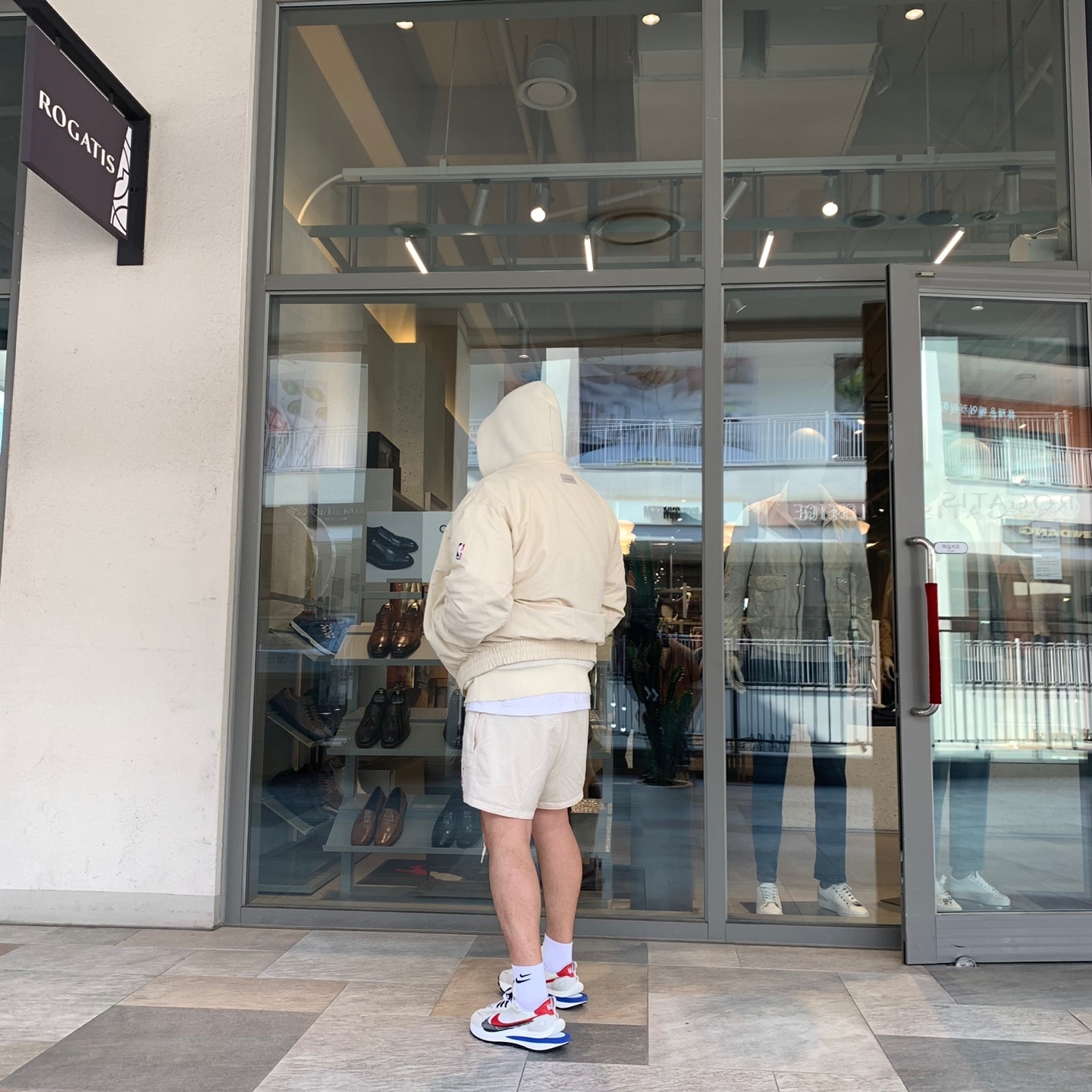 Nike x Sacai VaporWaffle Royal Fuchsia, Essentials Knit Hoodie Cream - 20FW 착용 스타일 - 3