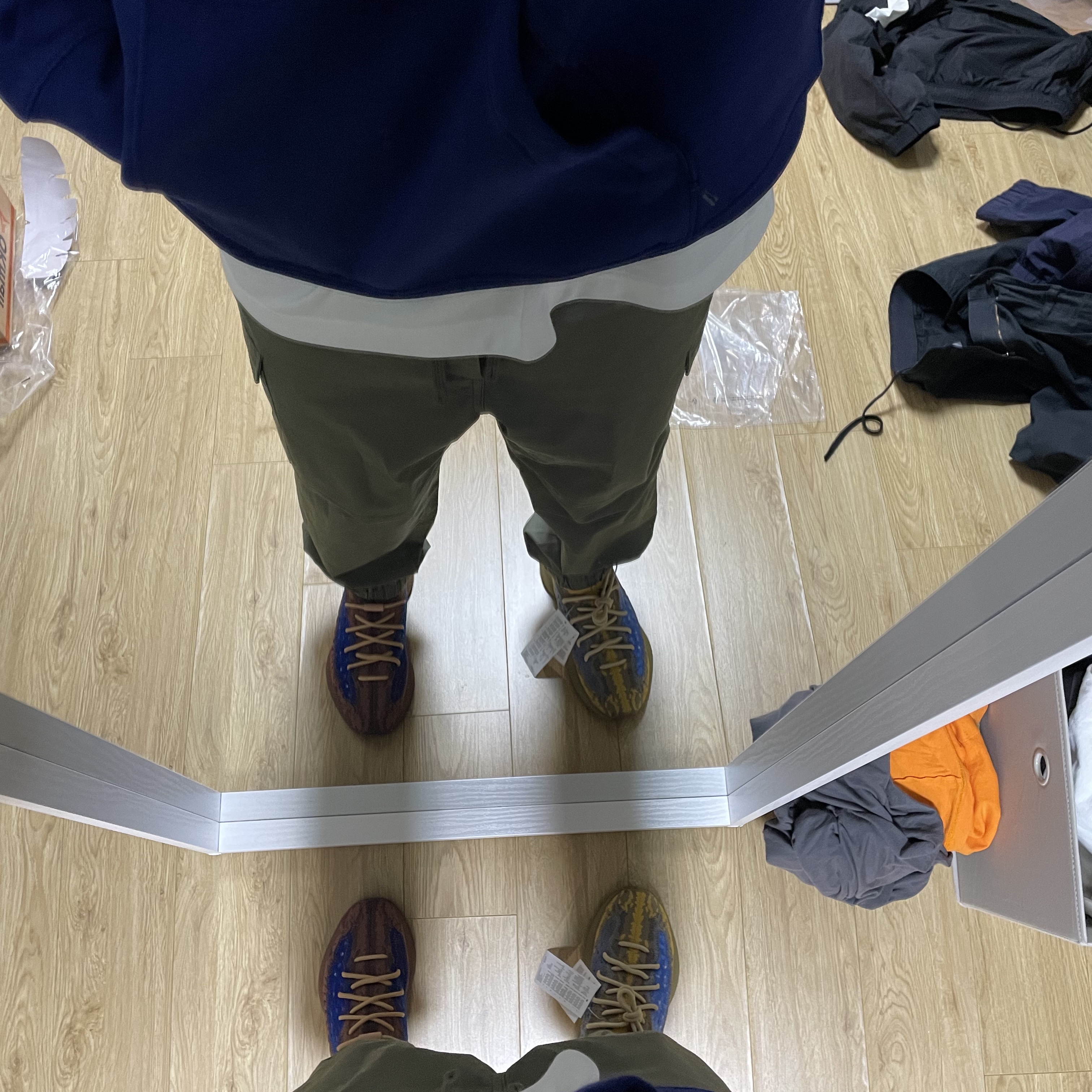 Adidas Yeezy Boost 380 Blue Oat - Non-Reflective, Adidas Yeezy Boost 380 Azure - Non-Reflective 착용 스타일 - 1