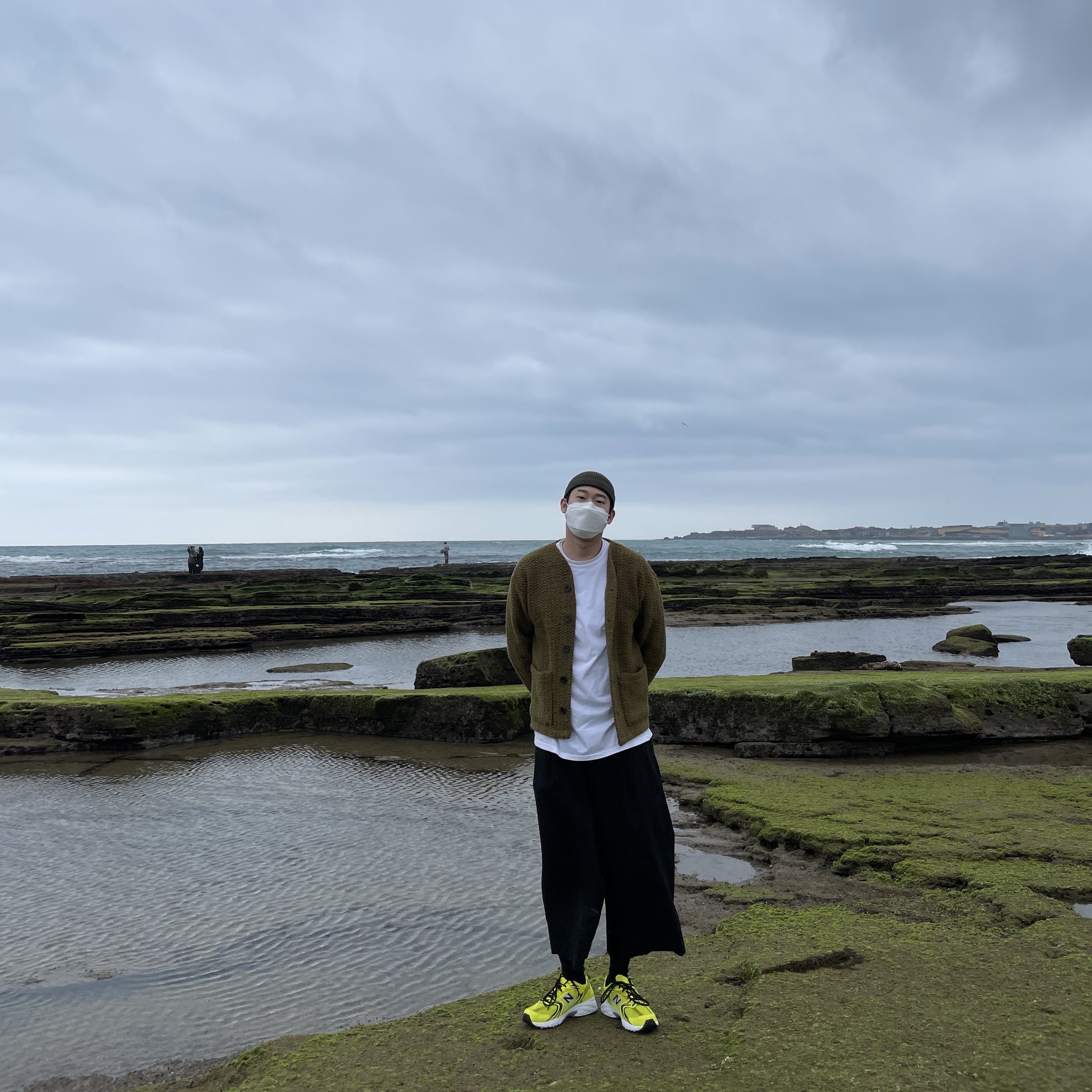 New Balance 530 Yellow 착용 스타일 - 1
