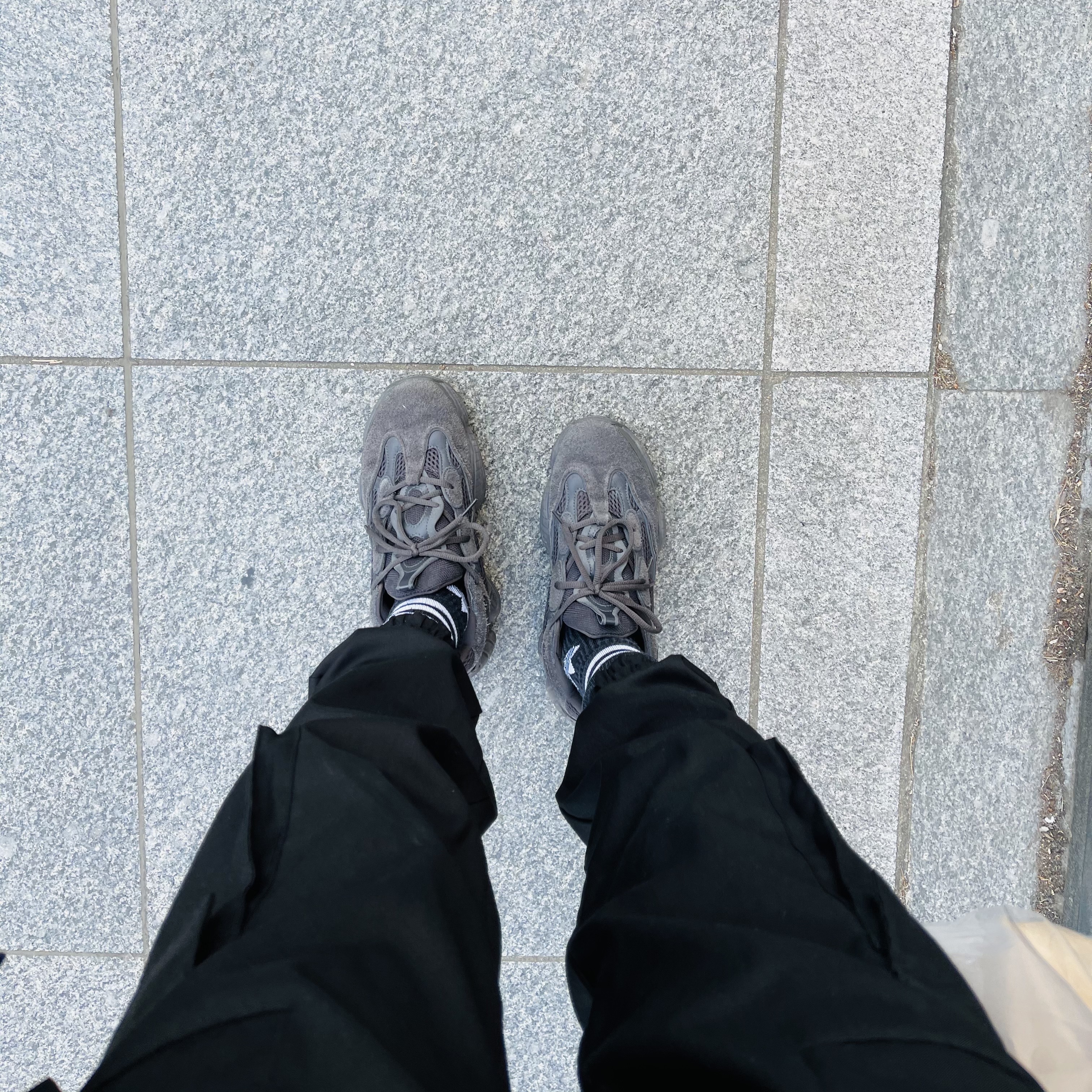 Adidas Yeezy 500 Utility Black 2018/2020 착용 스타일