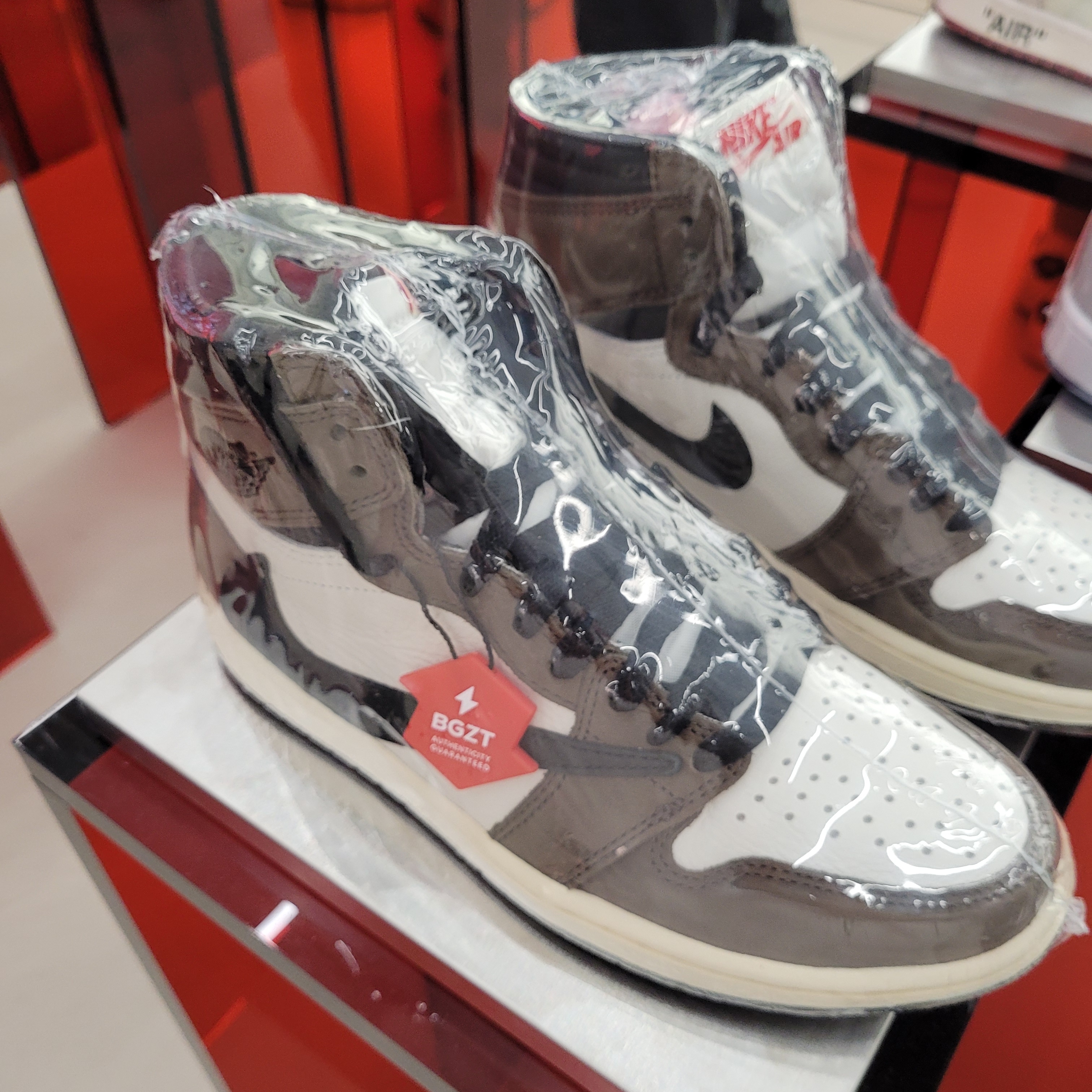 Jordan 1 x Dior High OG, Jordan 1 x Travis Scott Retro High OG SP Mocha 착용 스타일 - 2