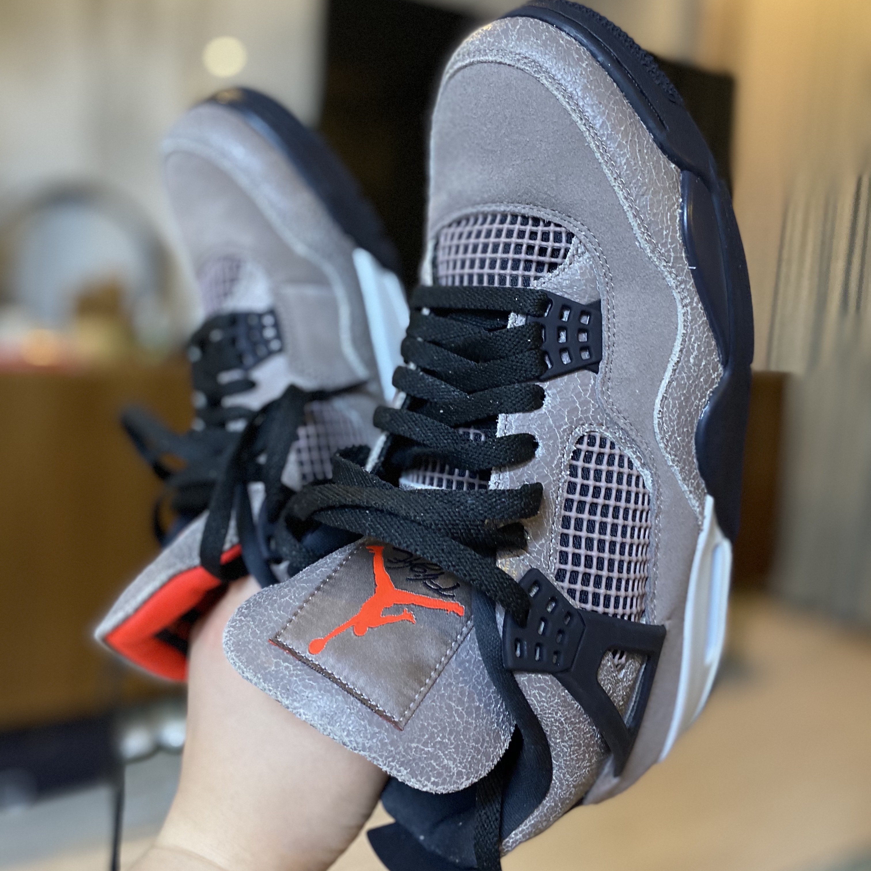 Jordan 4 Retro Taupe Haze 착용 스타일
