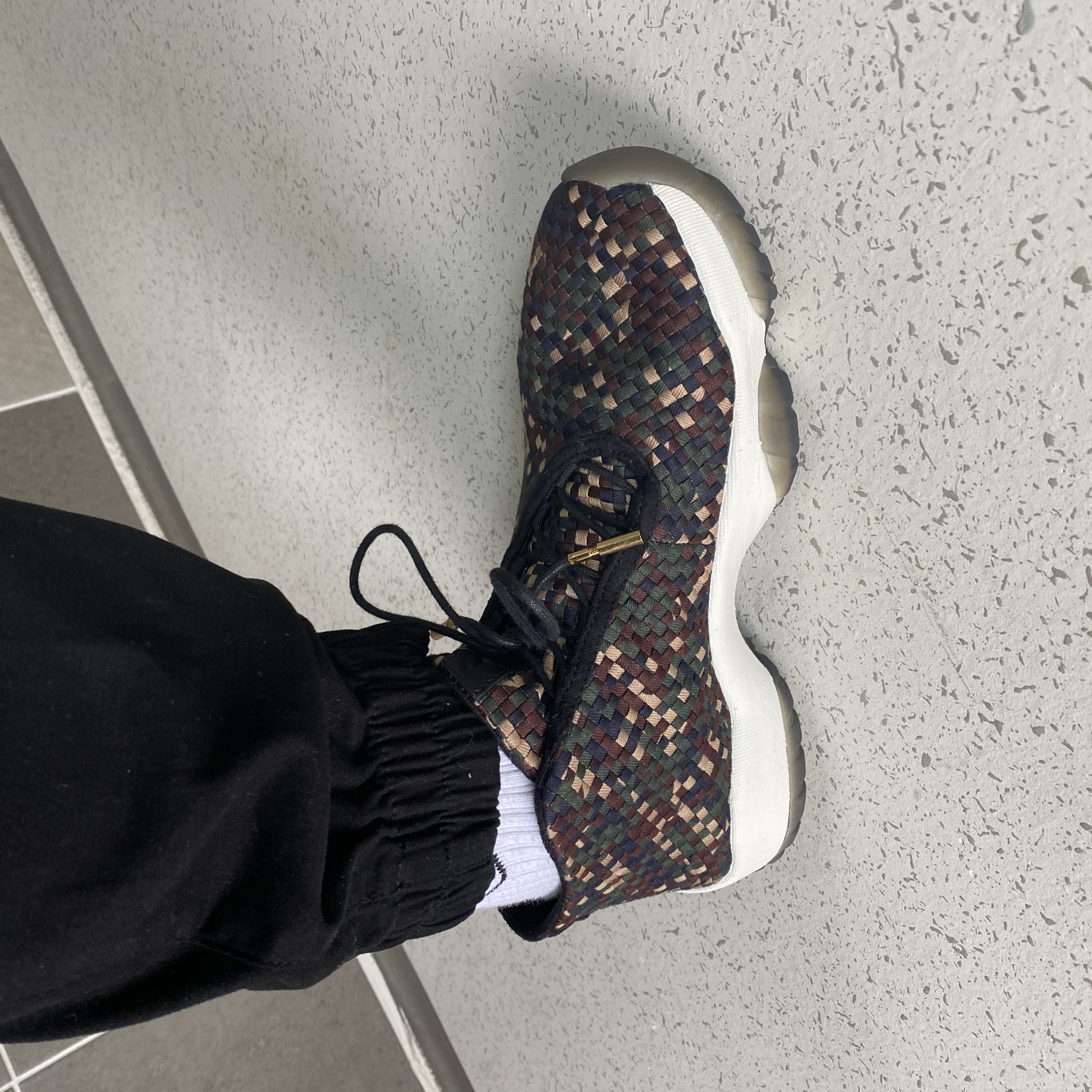 Jordan Future Dark Army Camo 착용 스타일 - 2