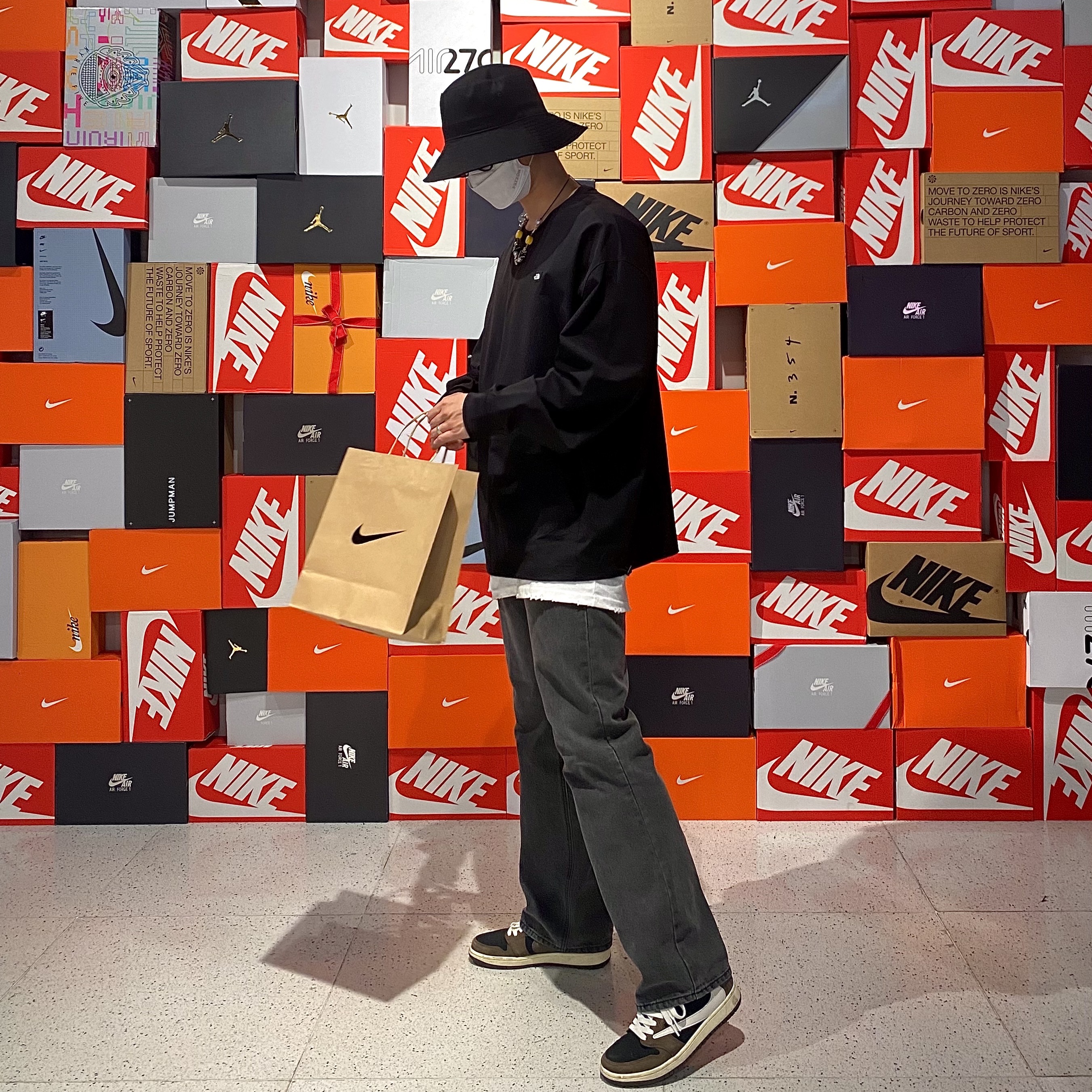 Jordan 1 x Travis Scott Retro Low OG SP Mocha 착용 스타일
