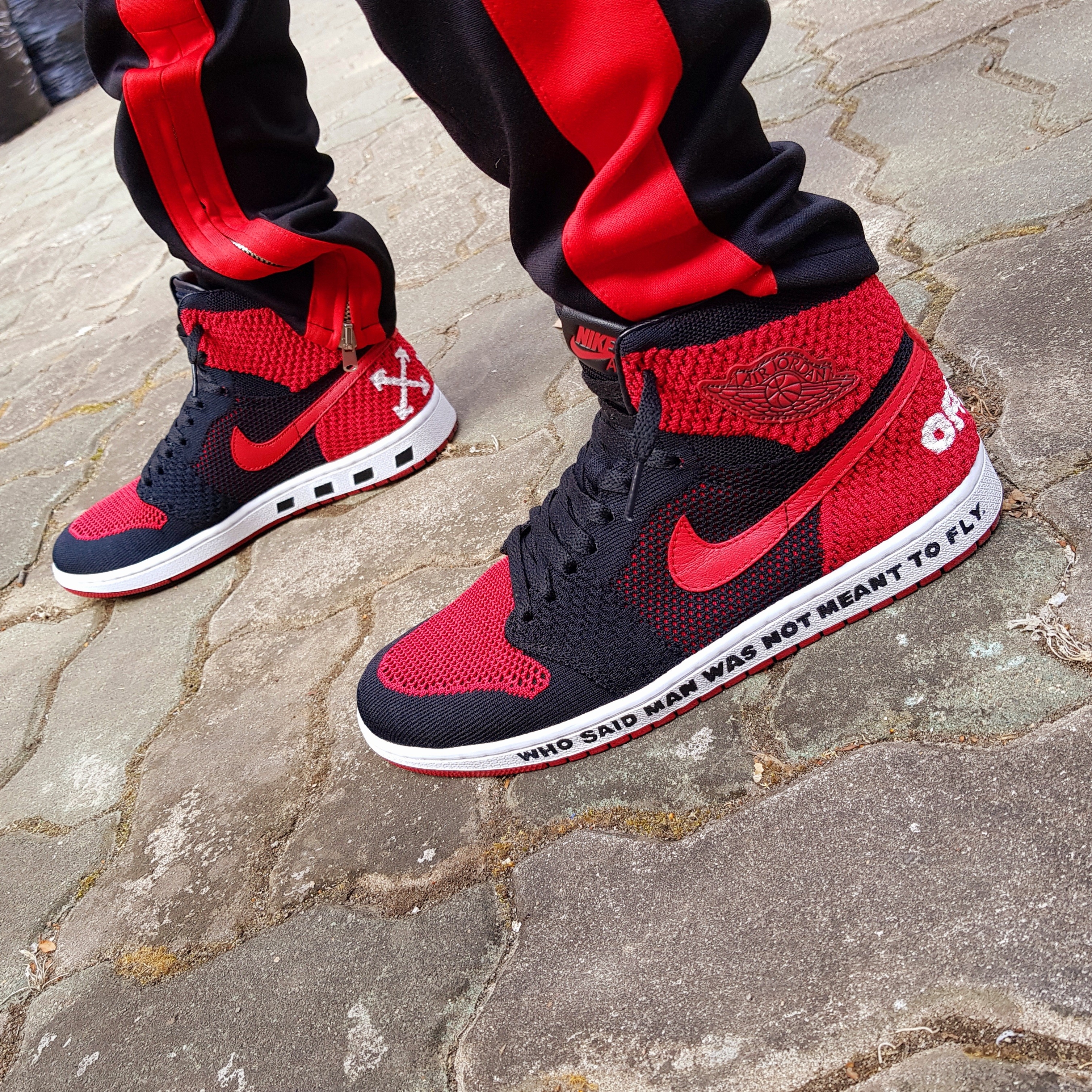 Jordan 1 Retro High Flyknit Bred 착용 스타일 - 2