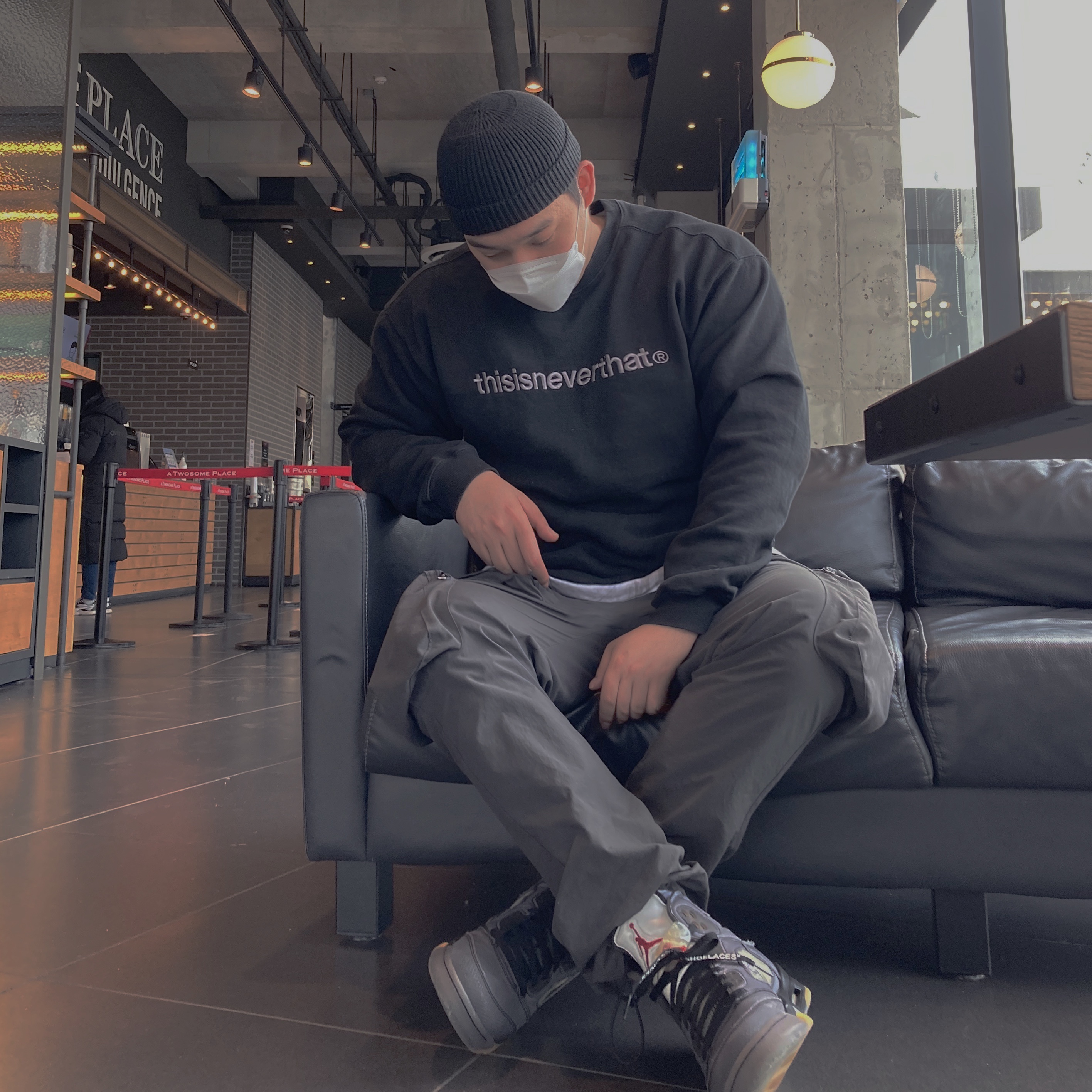 Jordan 5 x Off-White Retro SP Black Muslin 착용 스타일