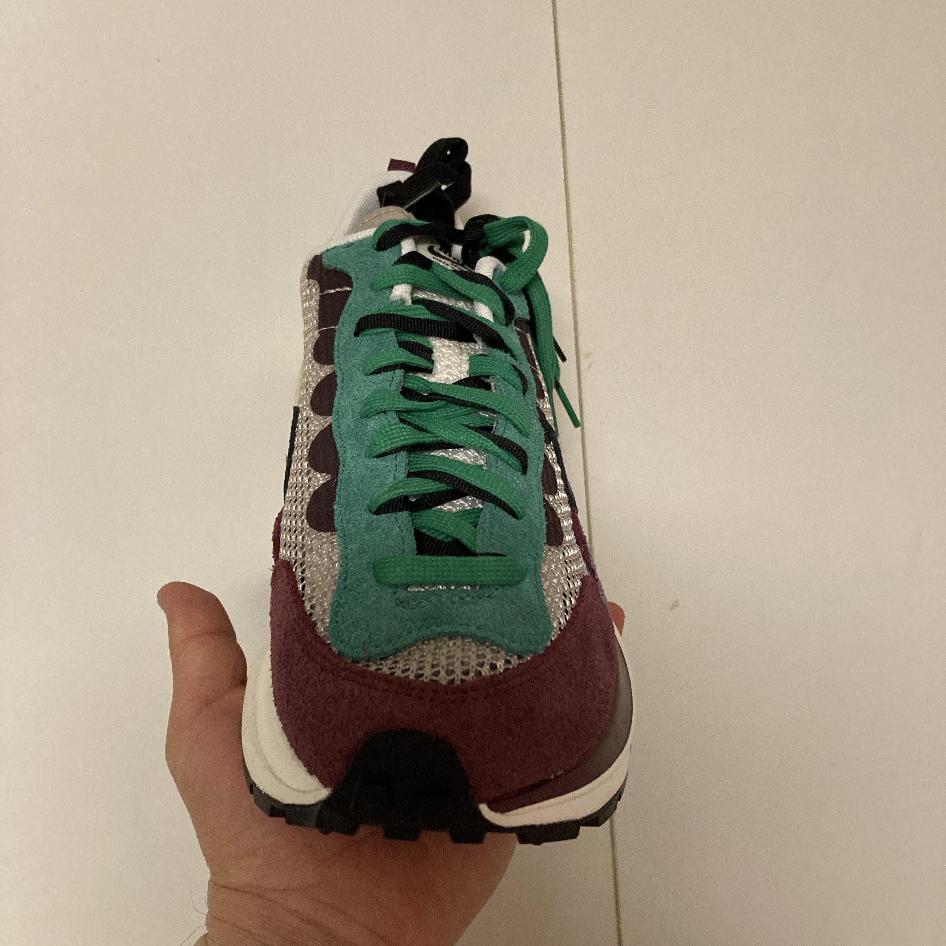 Nike x Sacai VaporWaffle String & Black Villain Red 착용 스타일 - 1