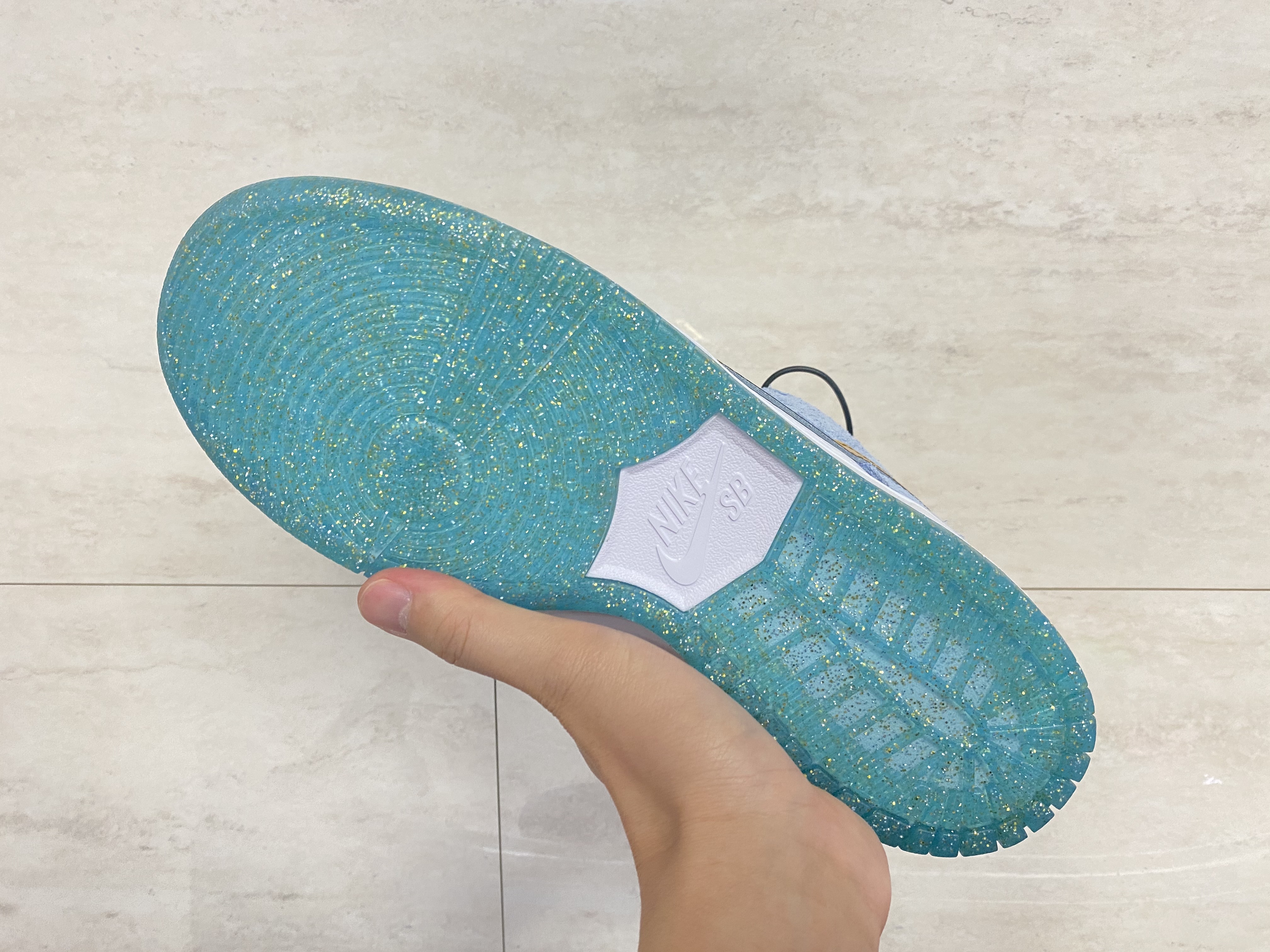 Nike x Sean Cliver SB Dunk Low Holiday Special 착용 스타일 - 4
