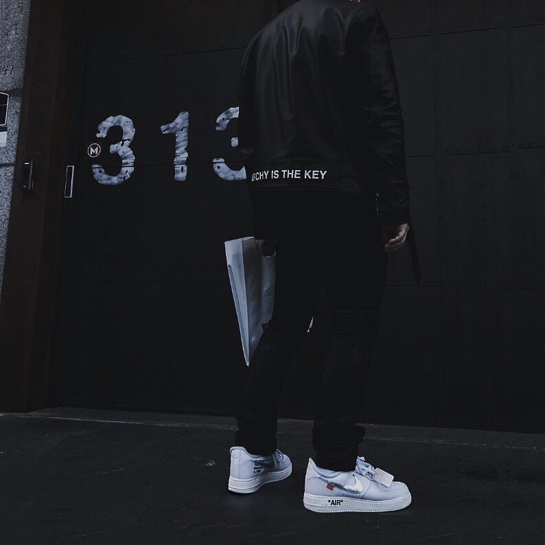 Nike x Off-White Air Force 1 Low ComplexCon Exclusive 착용 스타일