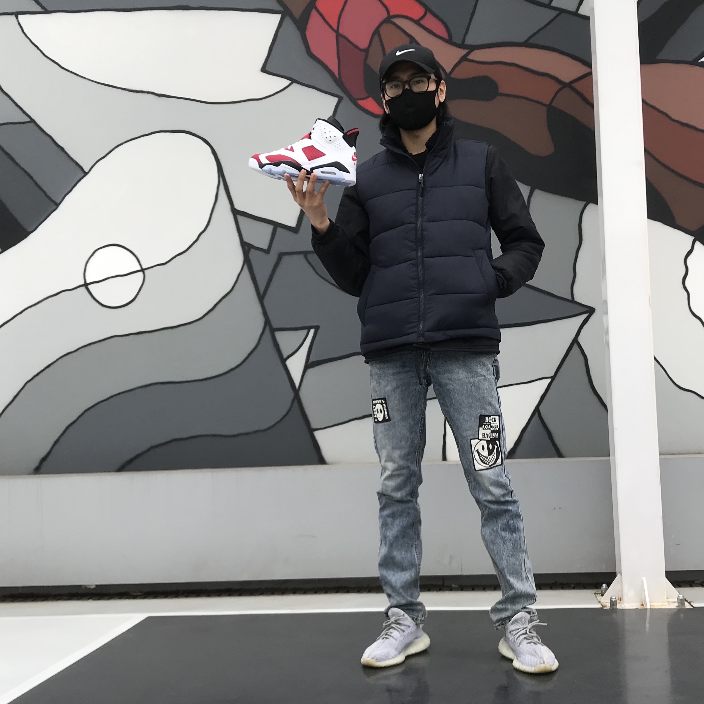 Jordan 6 Retro Carmine 2021, Adidas Yeezy Boost 350 V2 Static - Non-Reflective 2018 착용 스타일