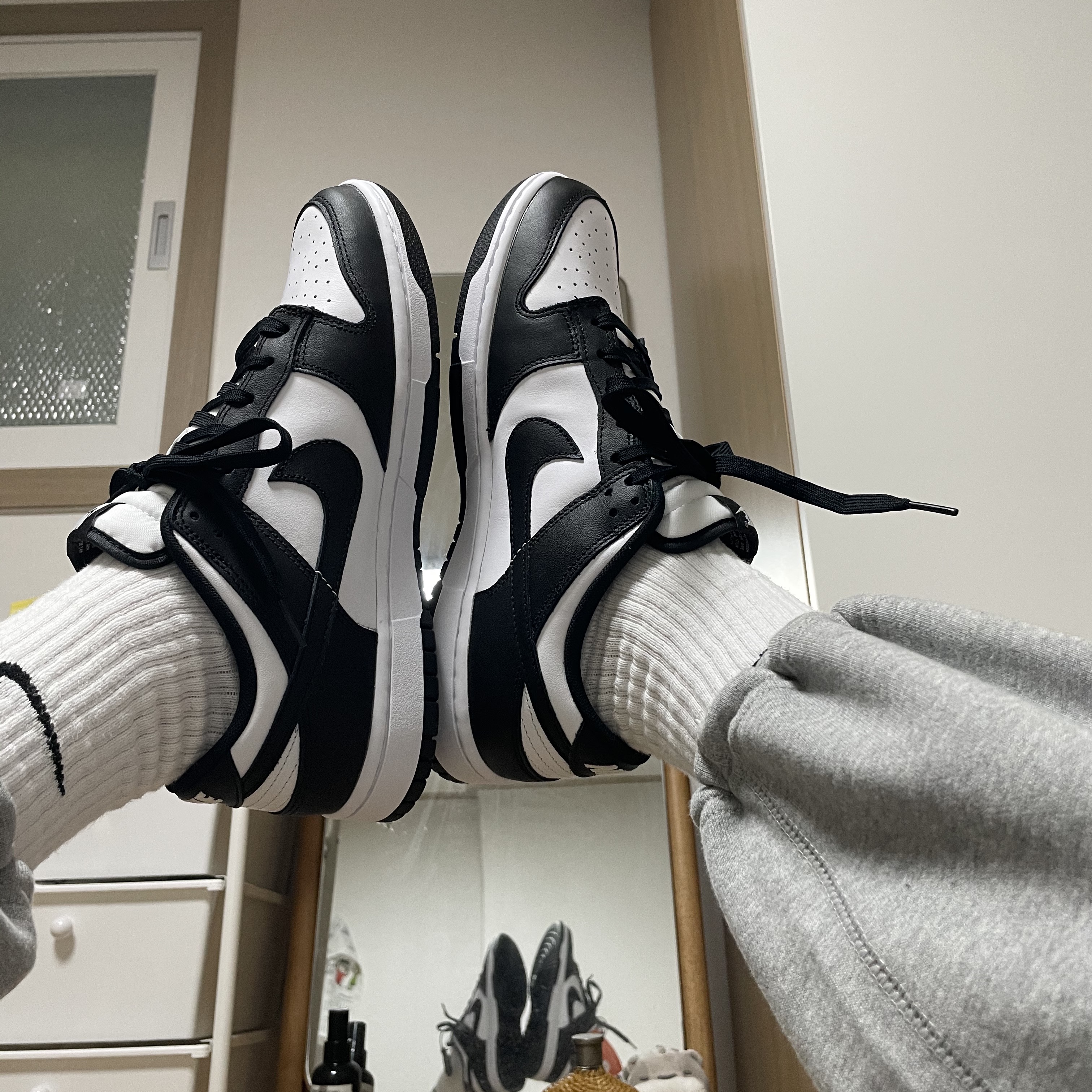 Nike Dunk Low Retro Black 착용 스타일 - 1