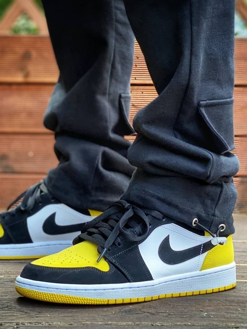 Jordan 1 Mid Yellow Toe Black 착용 스타일 - 2