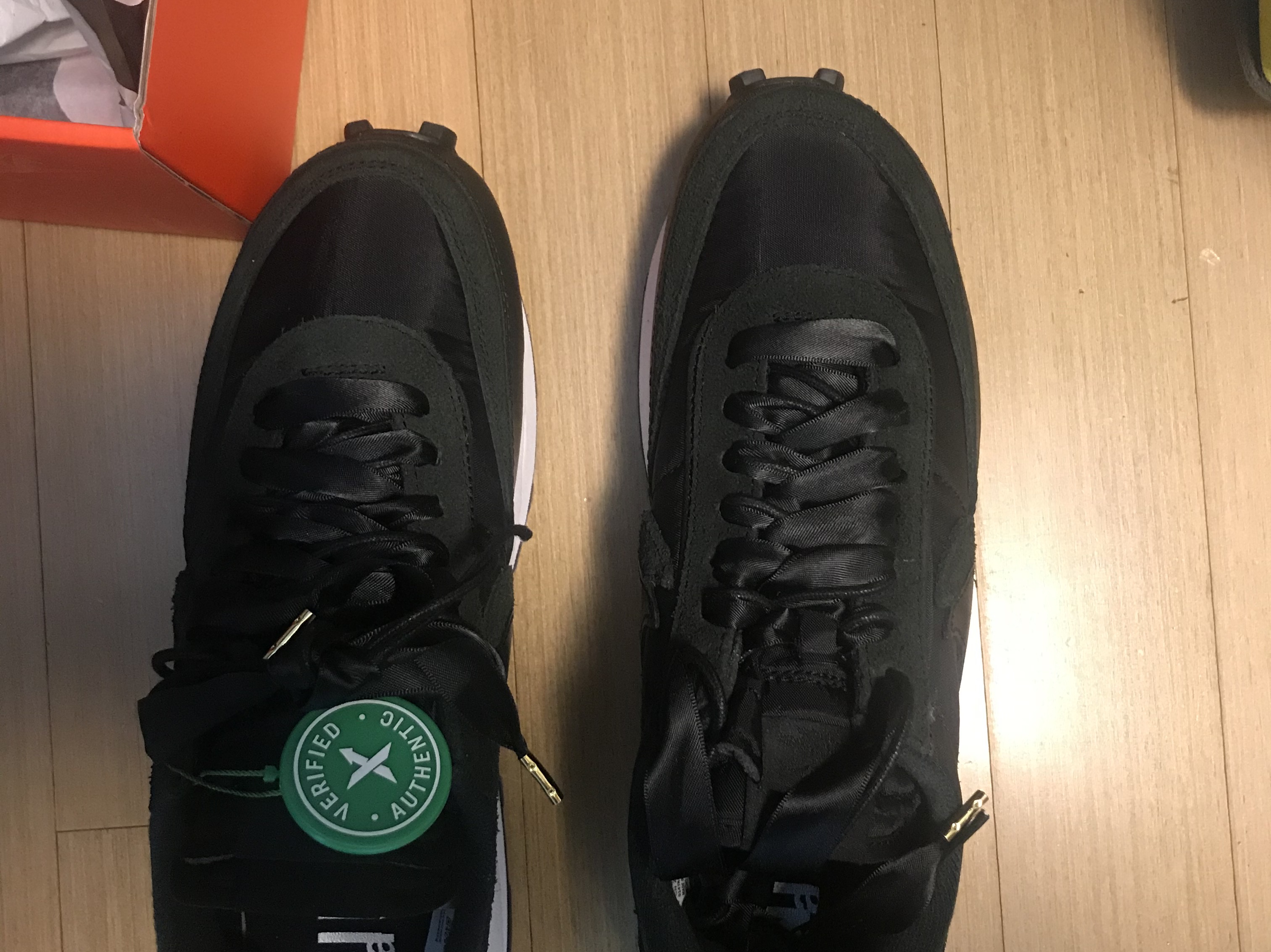 Nike x Sacai LDWaffle Black Nylon 착용 스타일 - 2