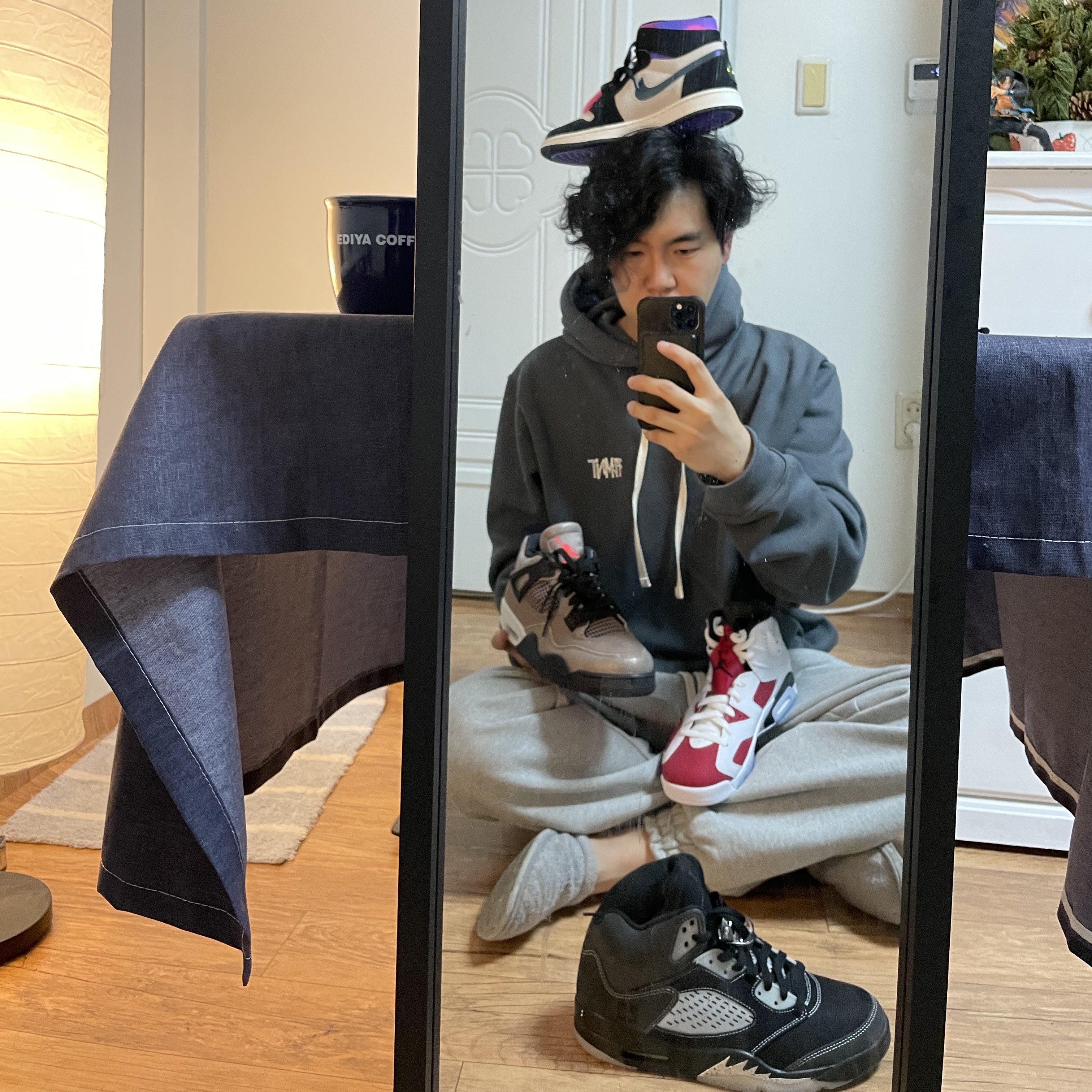 Jordan 5 Retro Anthracite, Jordan 1 x Paris Saint-Germain Zoom Air CMFT 착용 스타일
