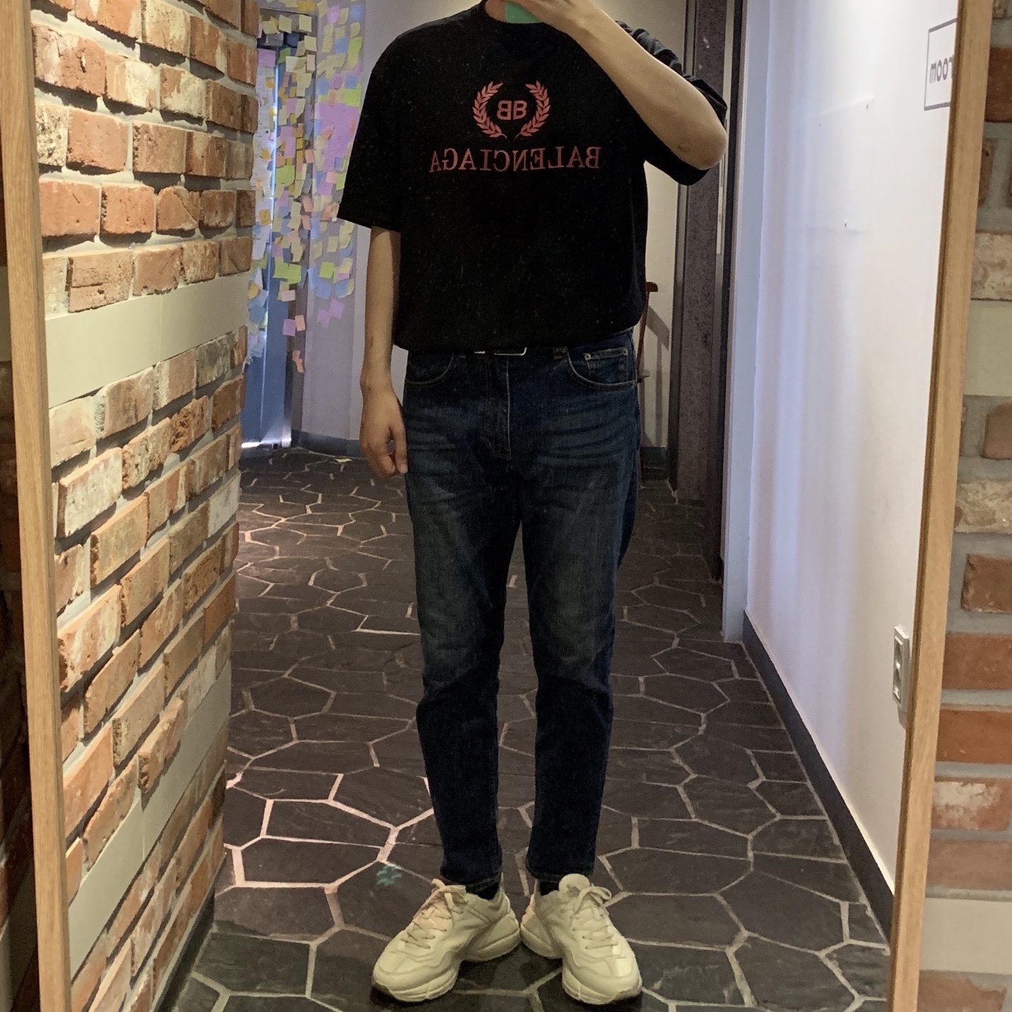 Gucci Rhyton Leather Sneakers Logo 착용 스타일