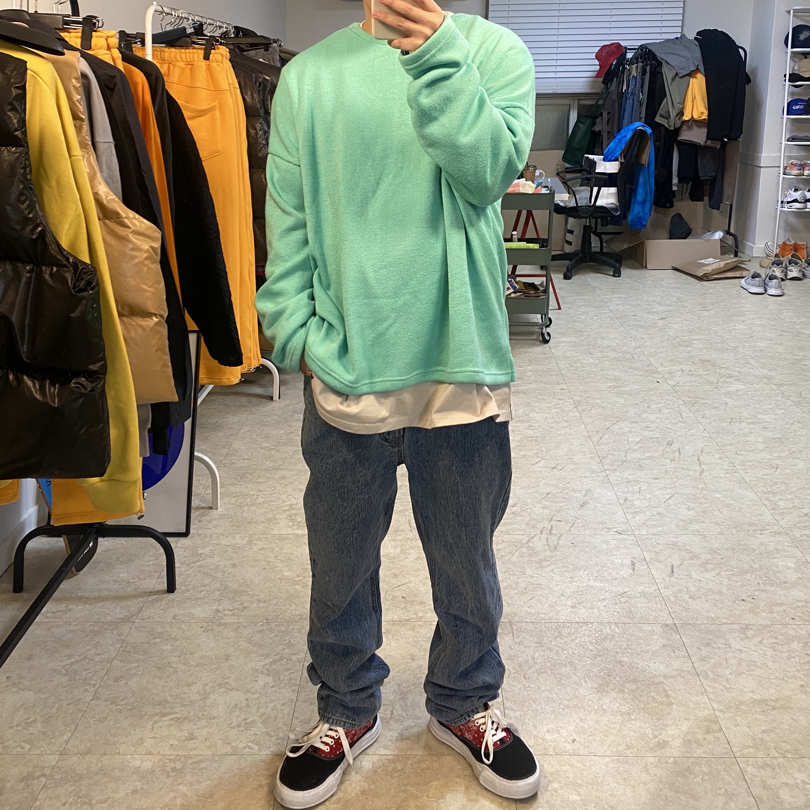Maison Mihara Yasuhiro Baker OG Sole Bandana Low-top Sneakers Black 착용 스타일