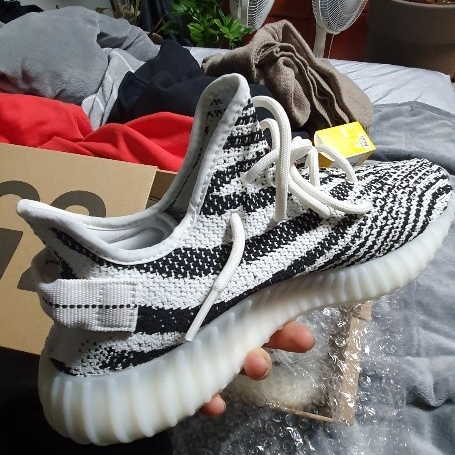 Adidas Yeezy Boost 350 V2 Zebra 2017/2019/2020 착용 스타일