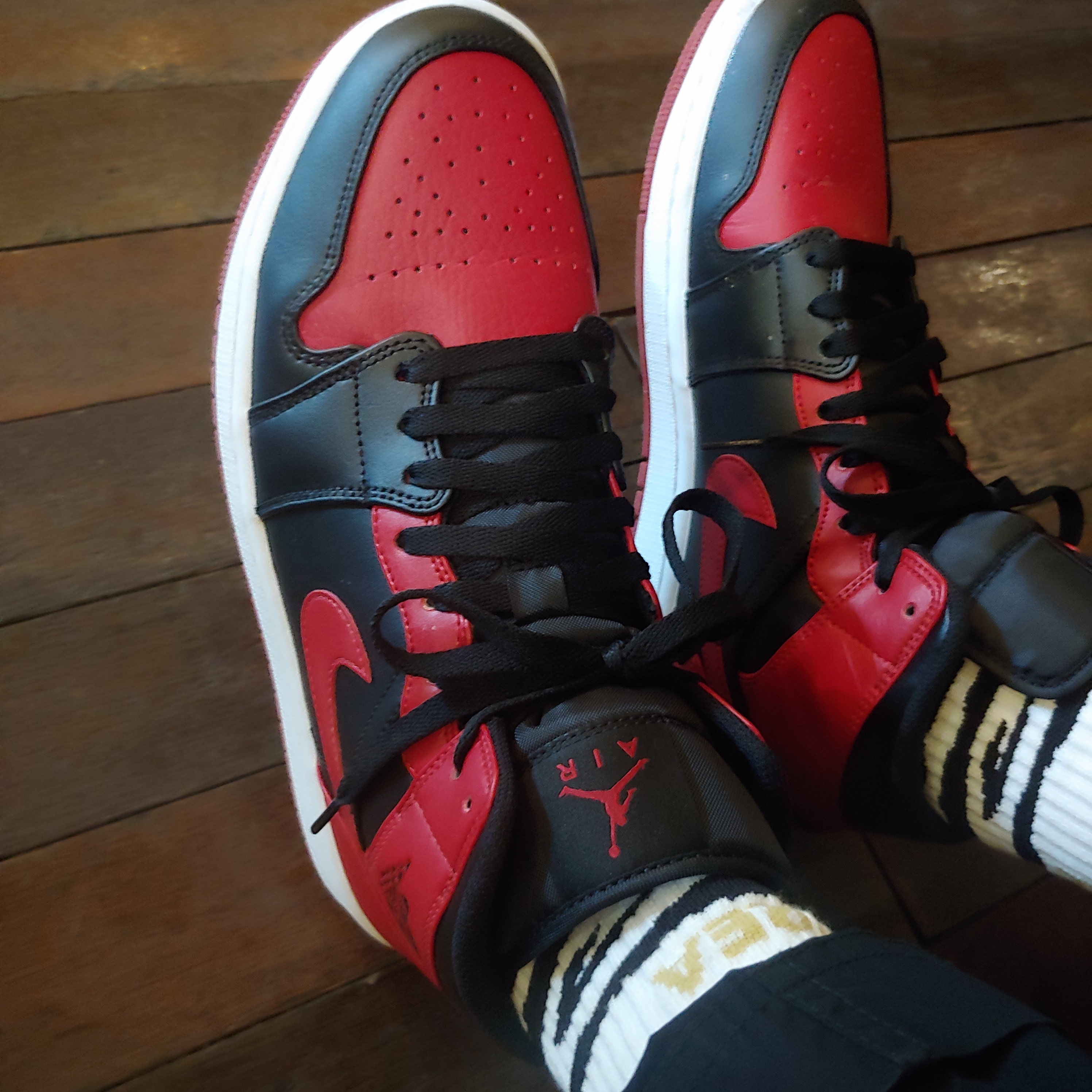 Jordan 1 Mid Bred Banned 2020 착용 스타일 - 3
