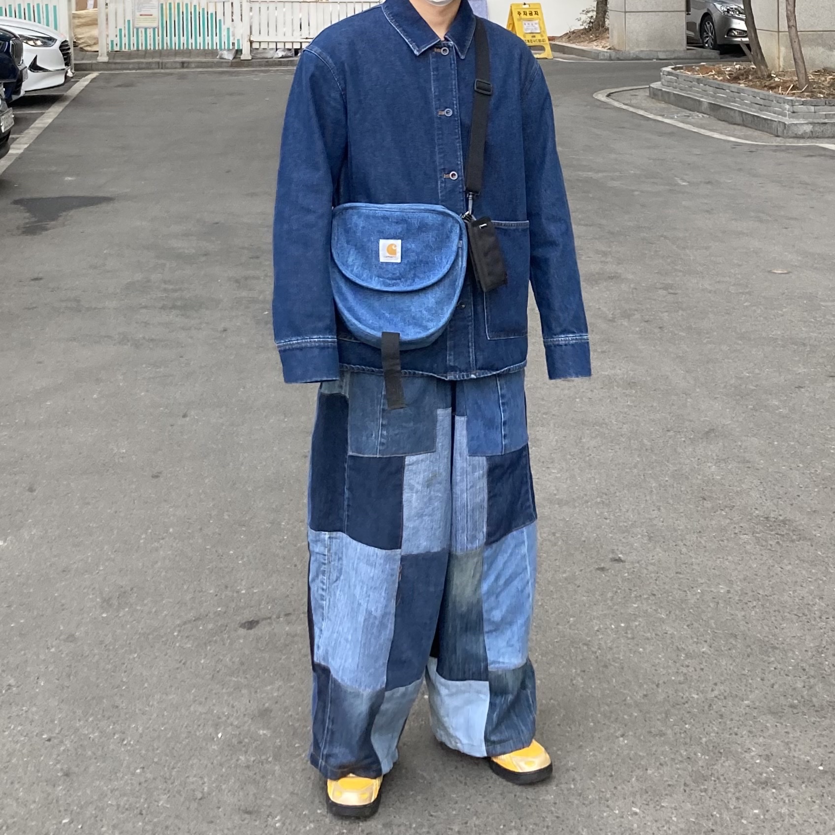 Nike x Off-White Air Rubber Dunk University Gold 착용 스타일