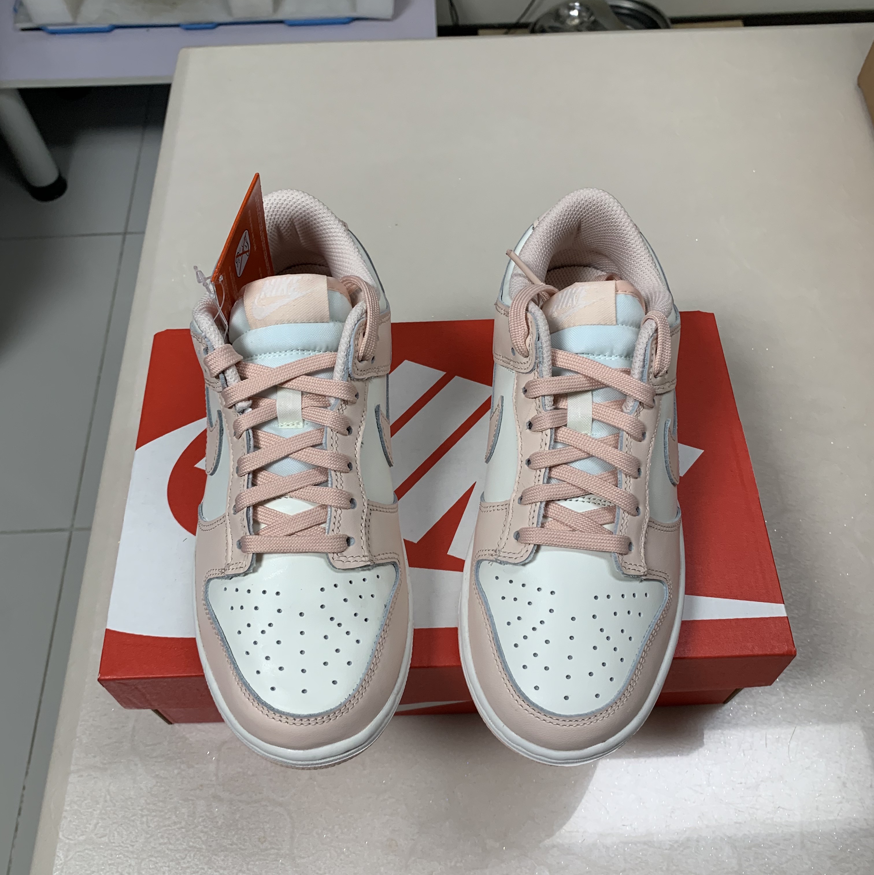 (W) Nike Dunk Low Orange Pearl 착용 스타일 - 4