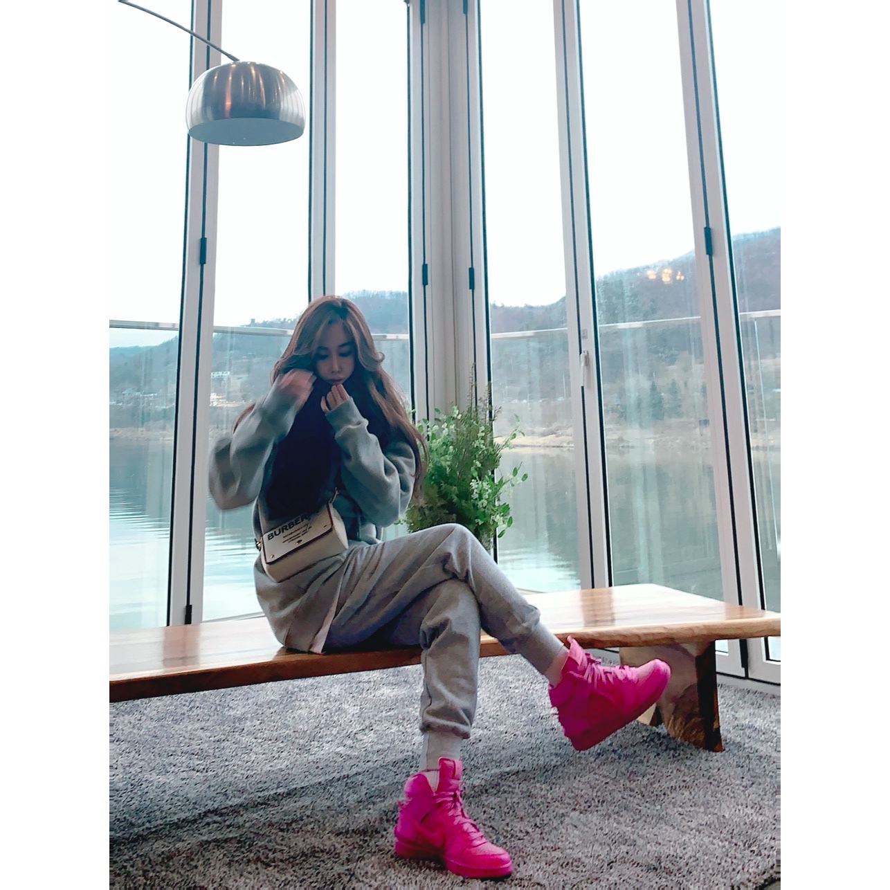 Nike x Ambush Dunk High Cosmic Fuchsia 착용 스타일 - 3