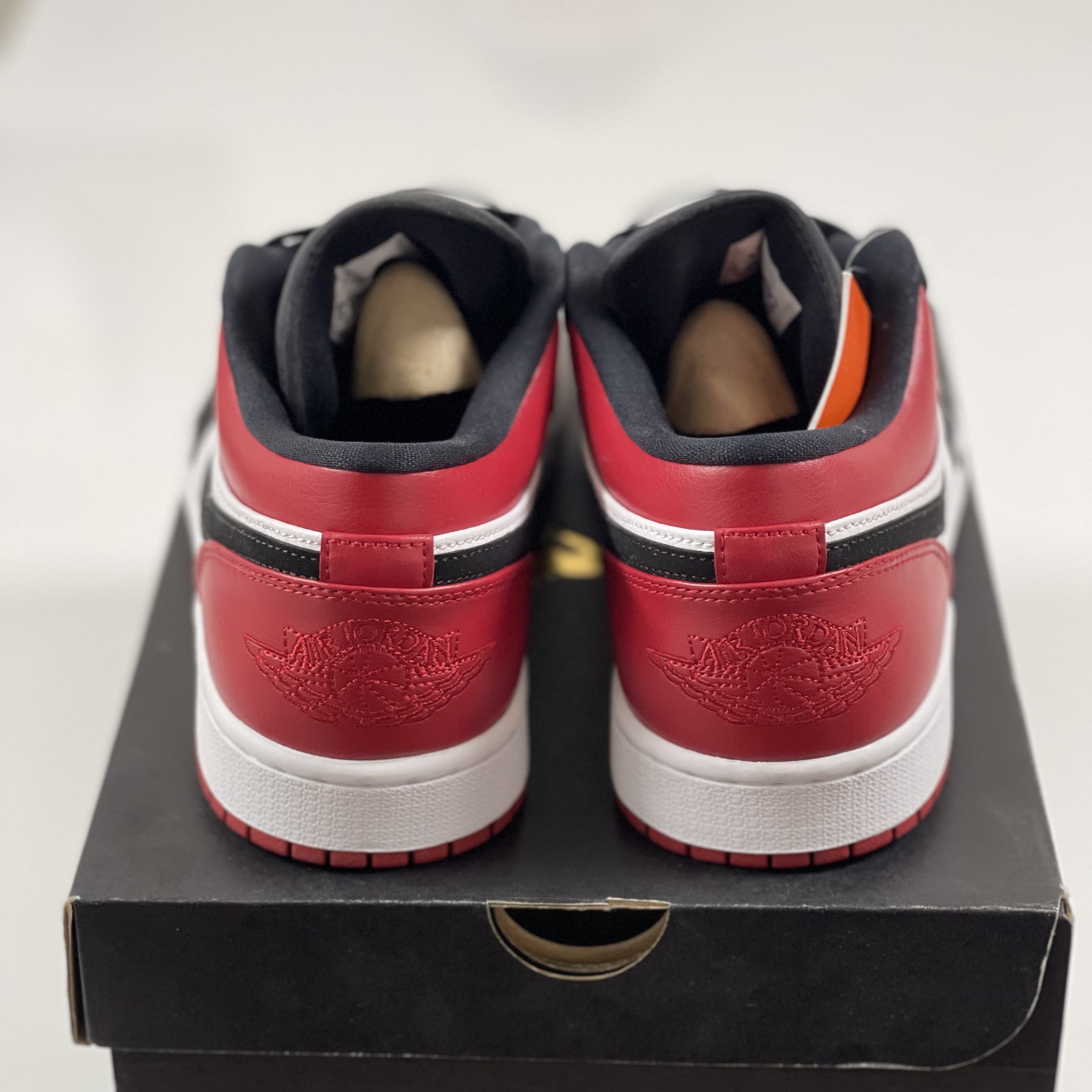 Jordan 1 Low Black Toe 착용 스타일 - 4