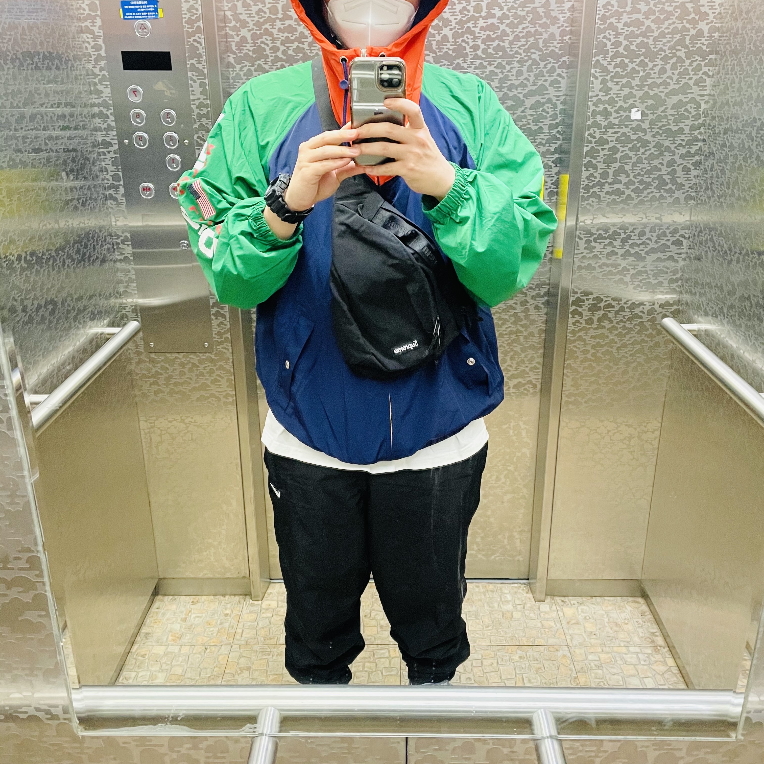 Supreme Sling Bag Black - 20FW, Nike M NRG Track Pants Black 착용 스타일