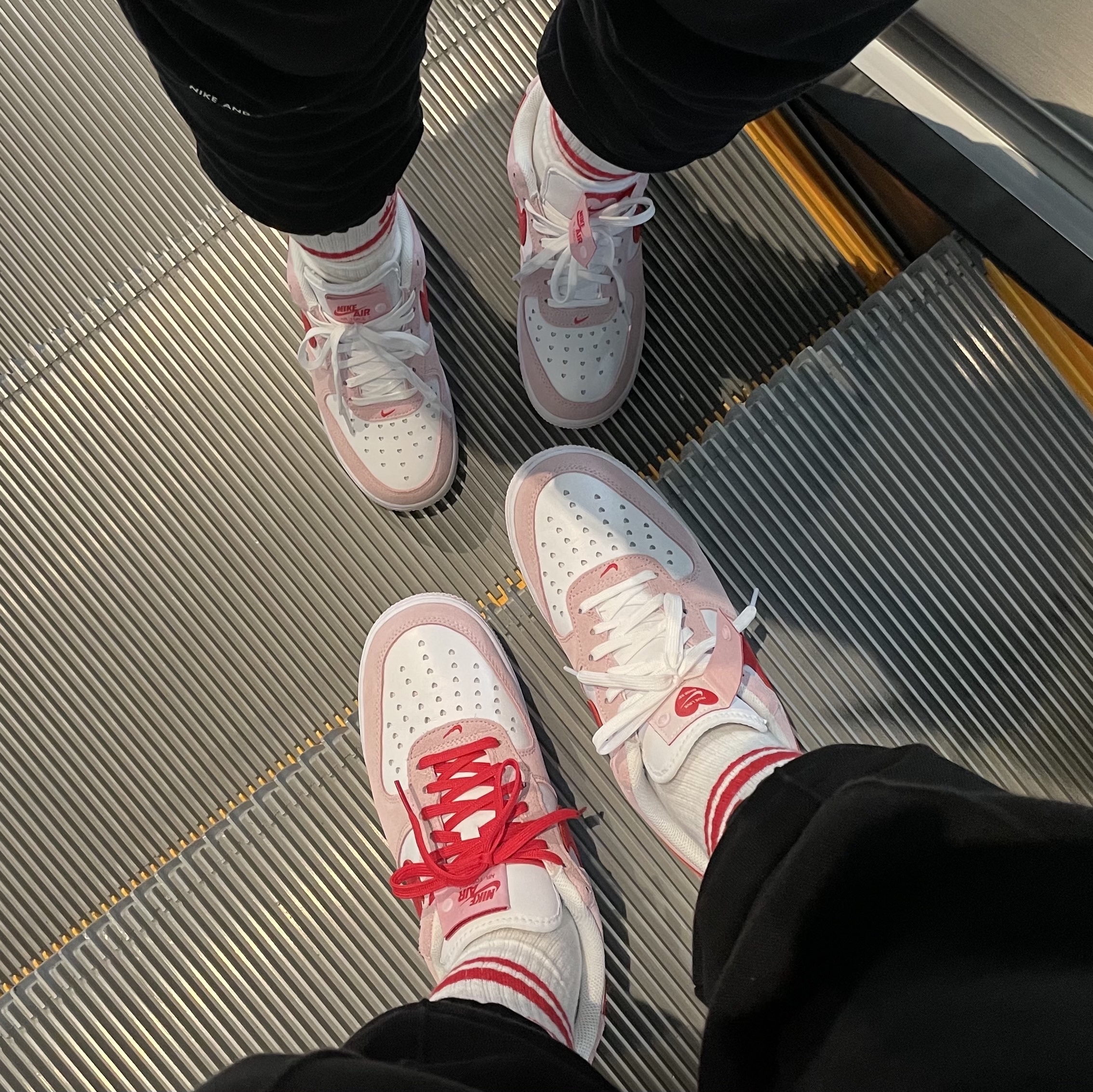 Nike Air Force 1 '07 QS Valentine's Day, Nike x Stussy Cuff Beanie Black 착용 스타일 - 3