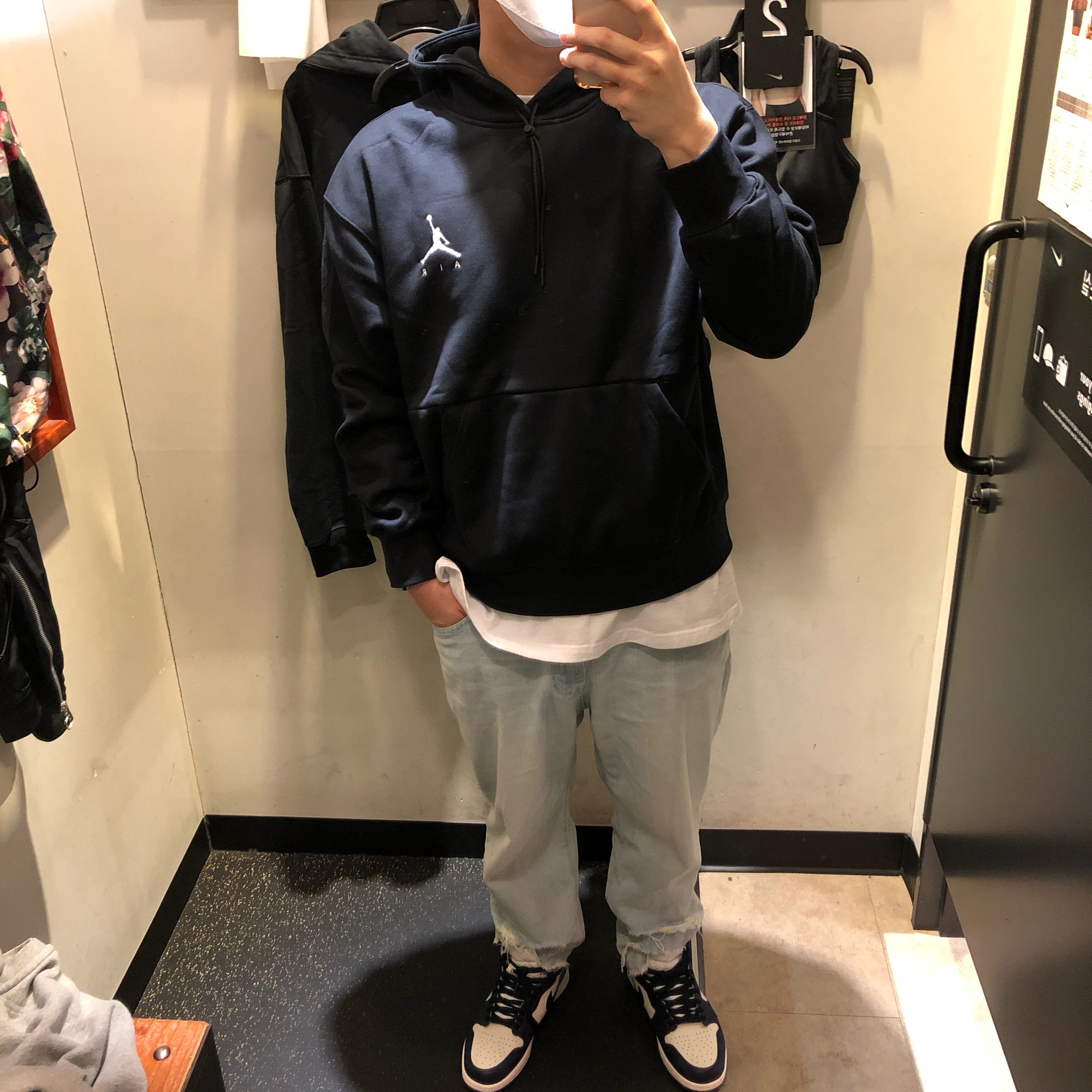 Jordan 1 Retro High Obsidian UNC 착용 스타일