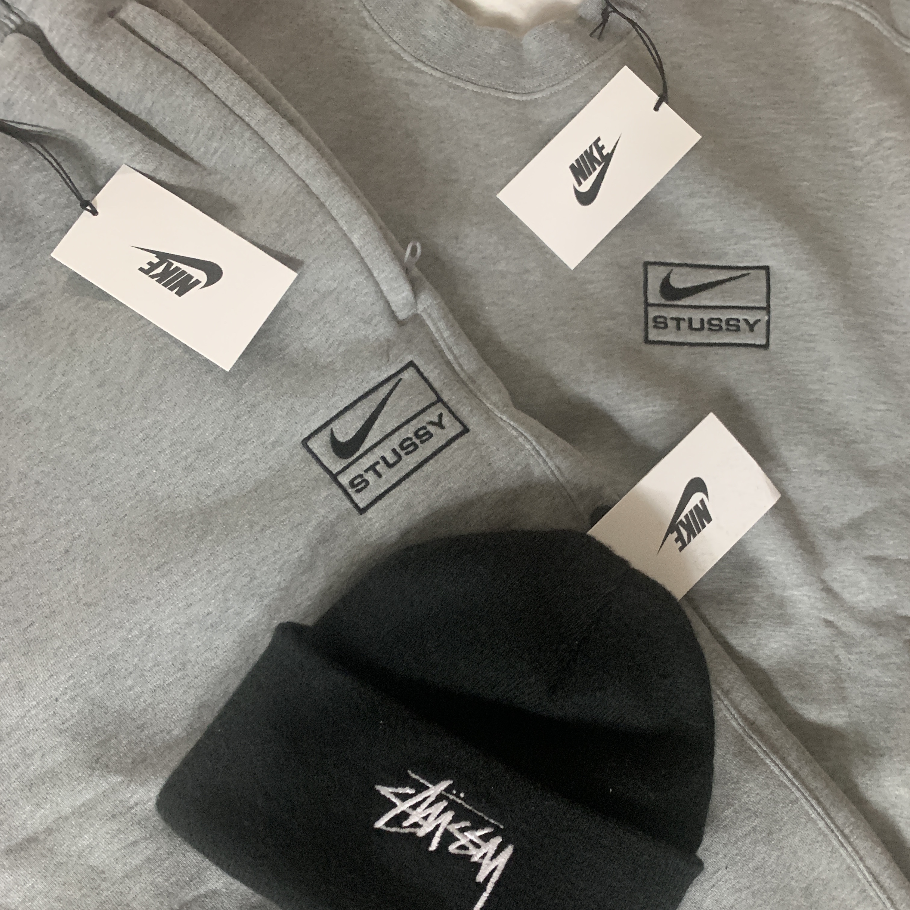 Nike x Stussy NRG ZR Fleece Crewneck Heather Grey - US/EU, Nike x Stussy Cuff Beanie Black 착용 스타일