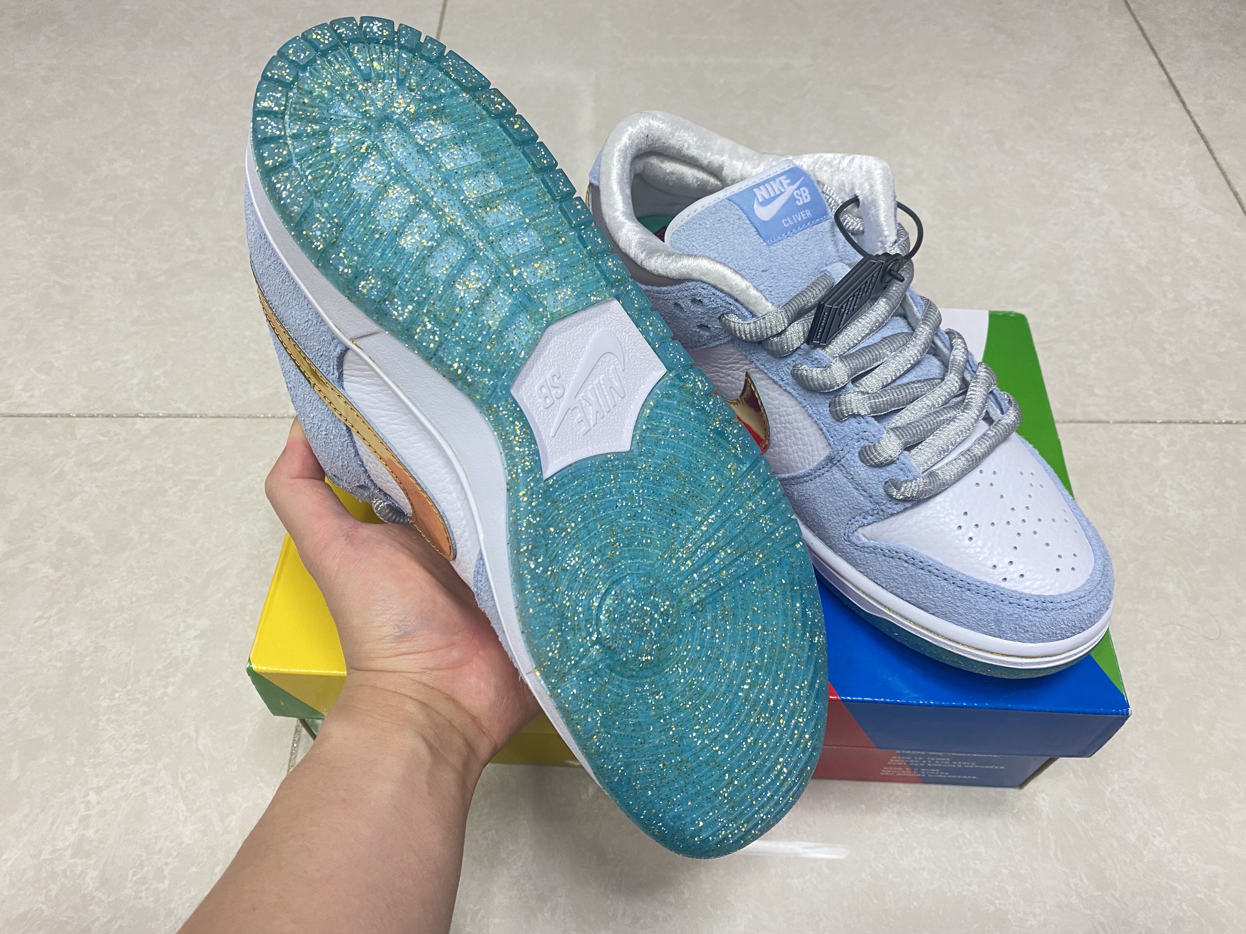 Nike x Sean Cliver SB Dunk Low Holiday Special 착용 스타일 - 3