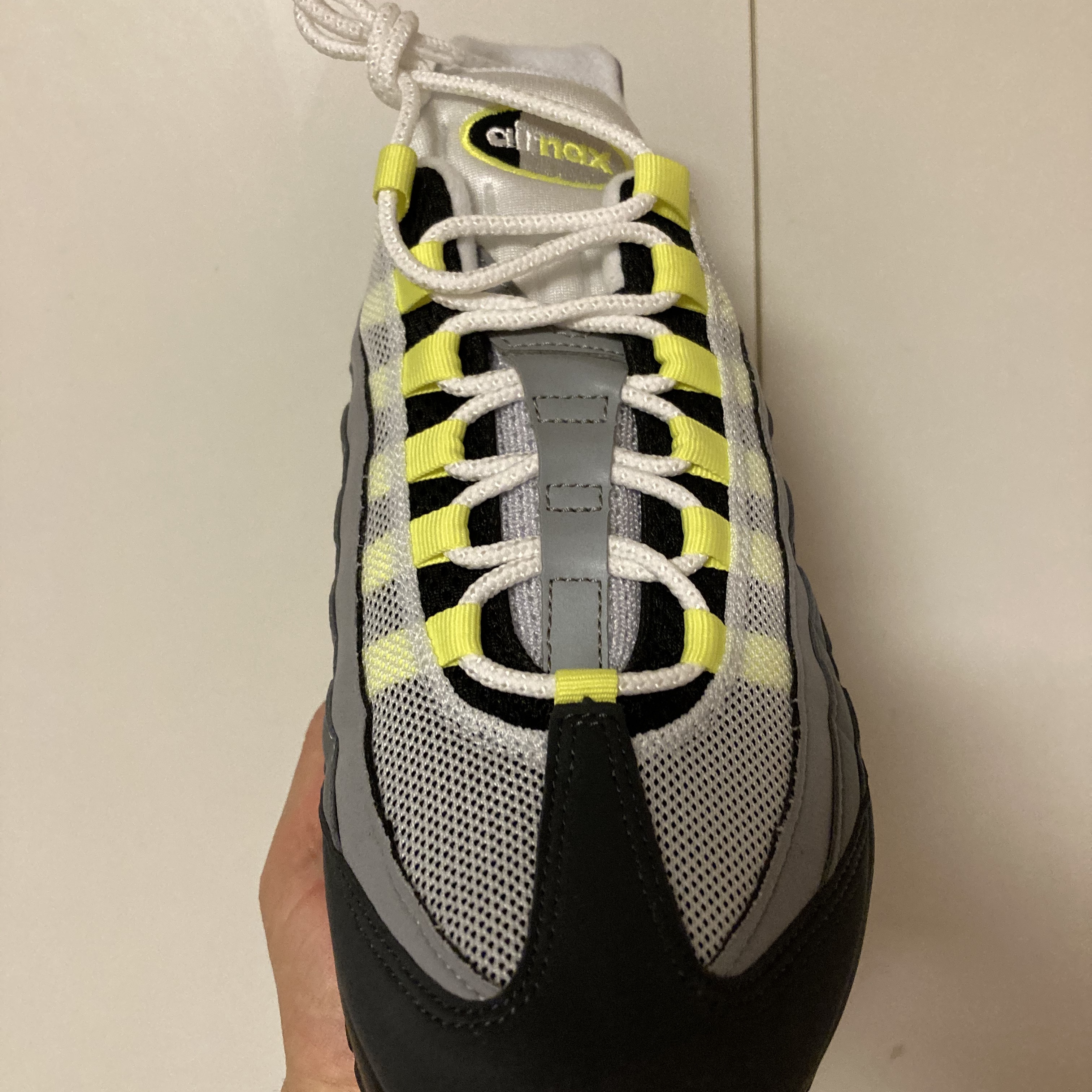 Nike Air Max 95 OG Neon Yellow 2020 착용 스타일 - 4