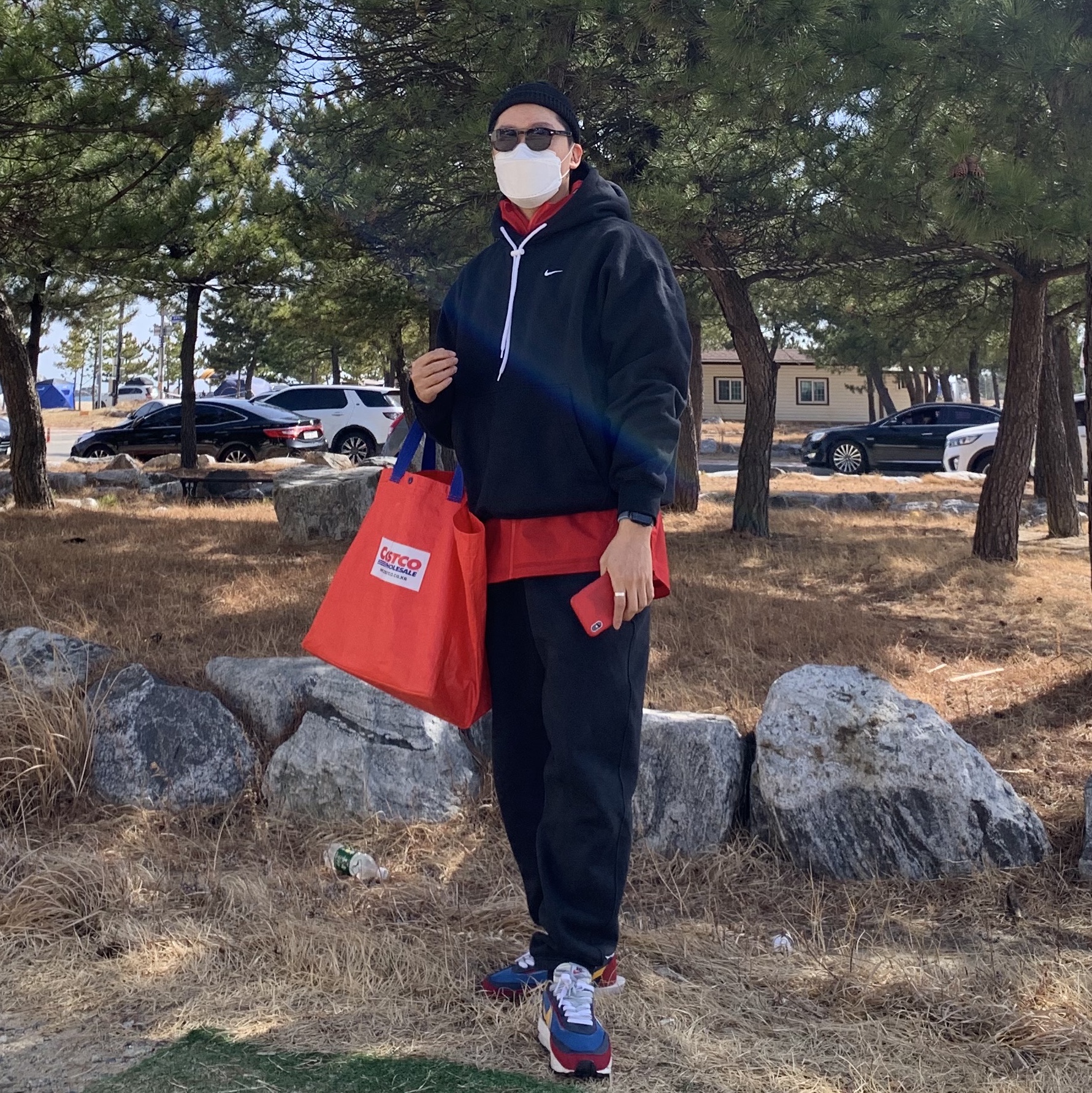 Nike M NRG Hoodie Black, Nike x Sacai LDWaffle Blue Multi 착용 스타일