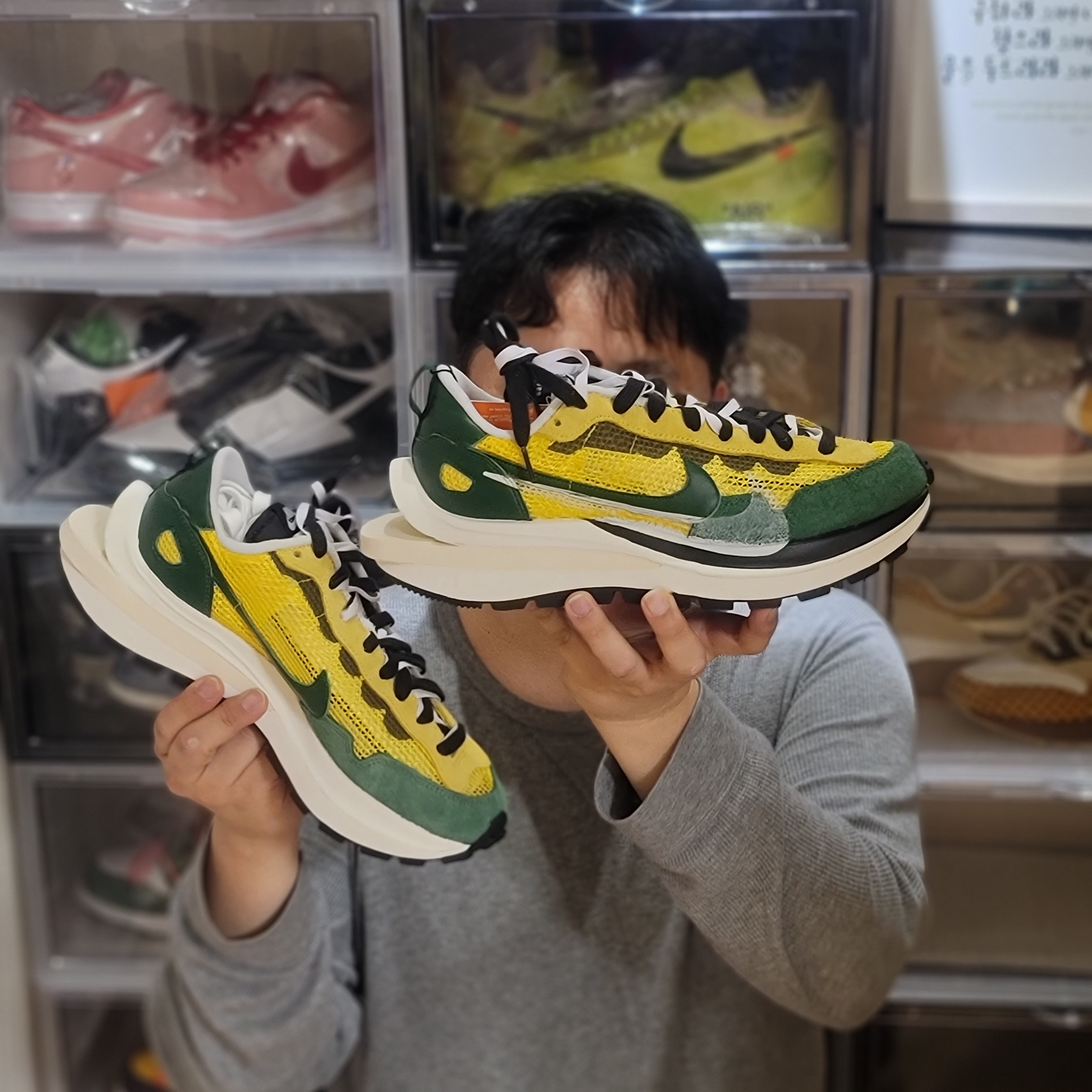 Nike x Sacai VaporWaffle Tour Yellow & Gorge Green Sail 착용 스타일