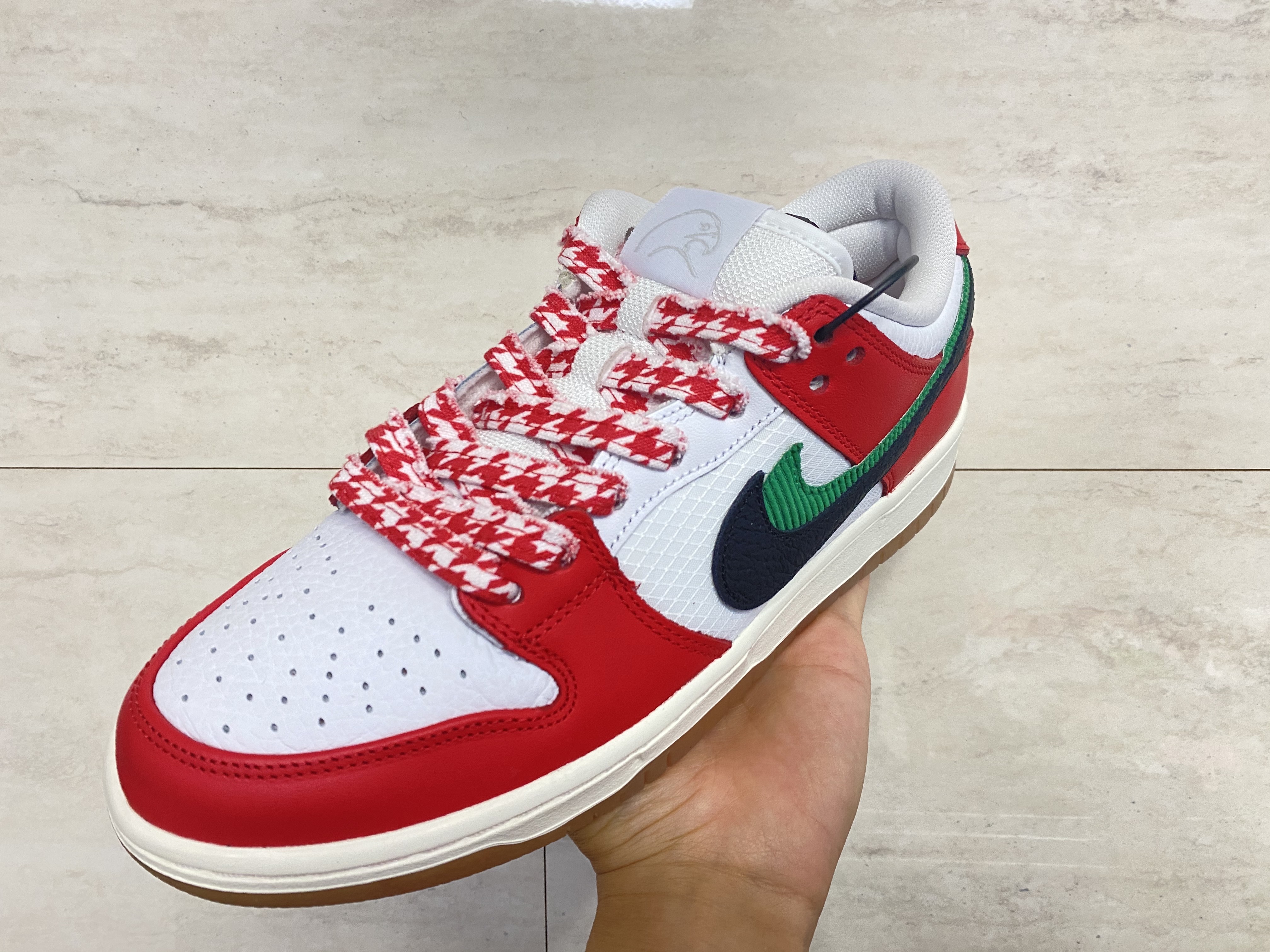 Nike x Frame Skate SB Dunk Low Pro Habibi 착용 스타일 - 1