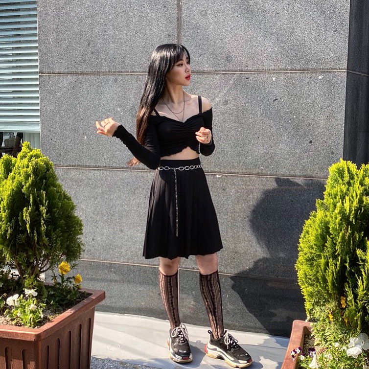 Balenciaga Triple S Trainer Black White Red 2018 착용 스타일