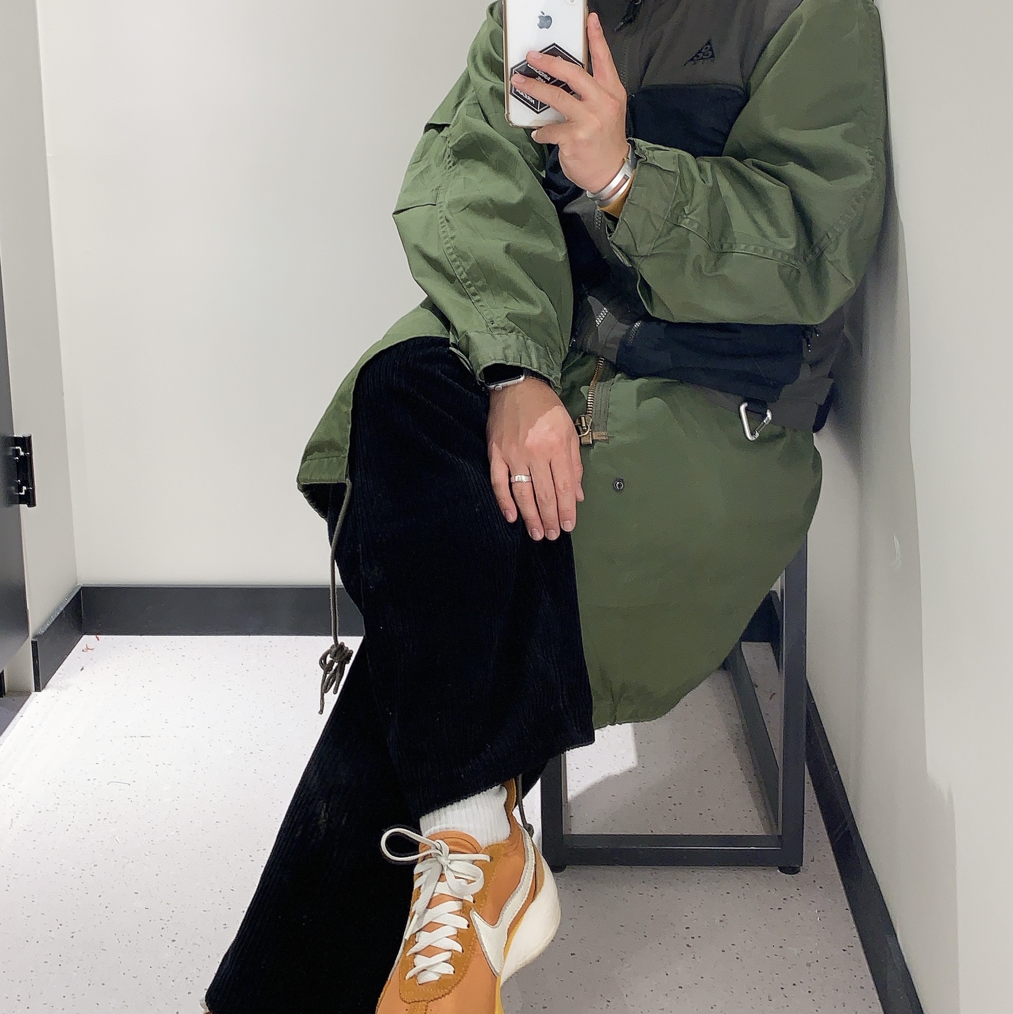 Nike Moon Racer Monarch 착용 스타일