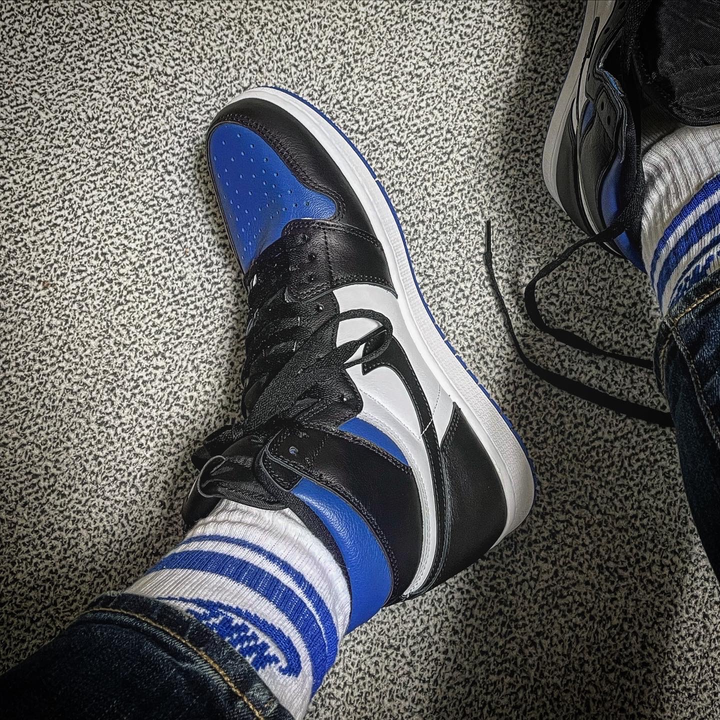 Jordan 1 Retro High OG Royal Toe 착용 스타일 - 2