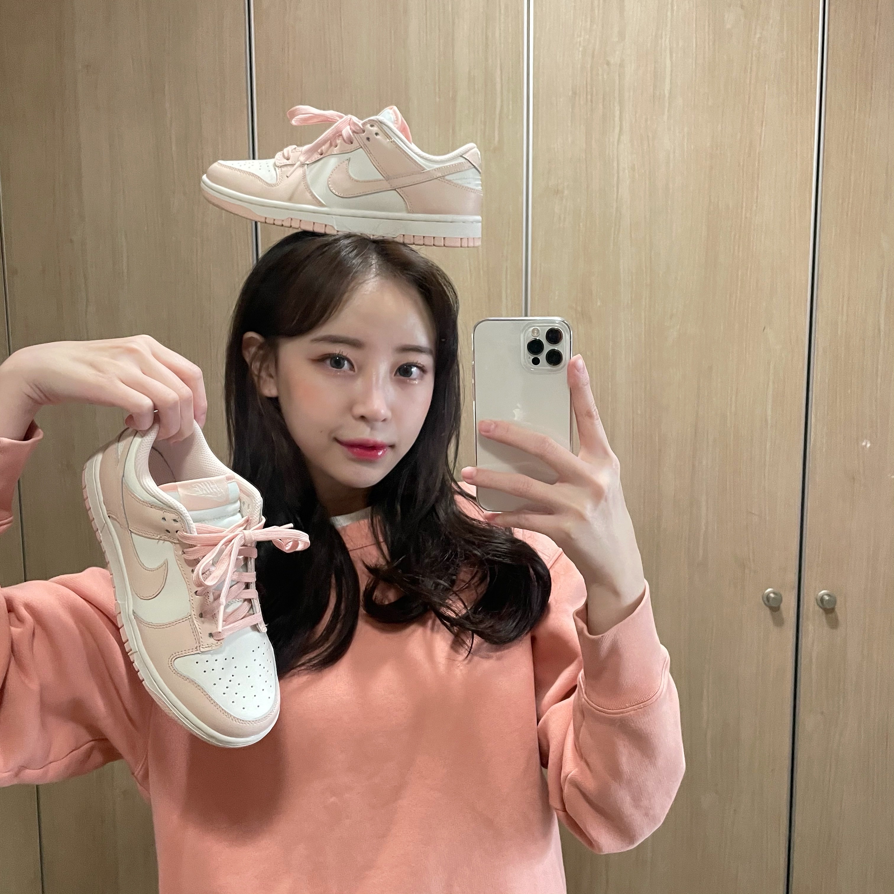 (W) Nike Dunk Low Orange Pearl 착용 스타일 - 4