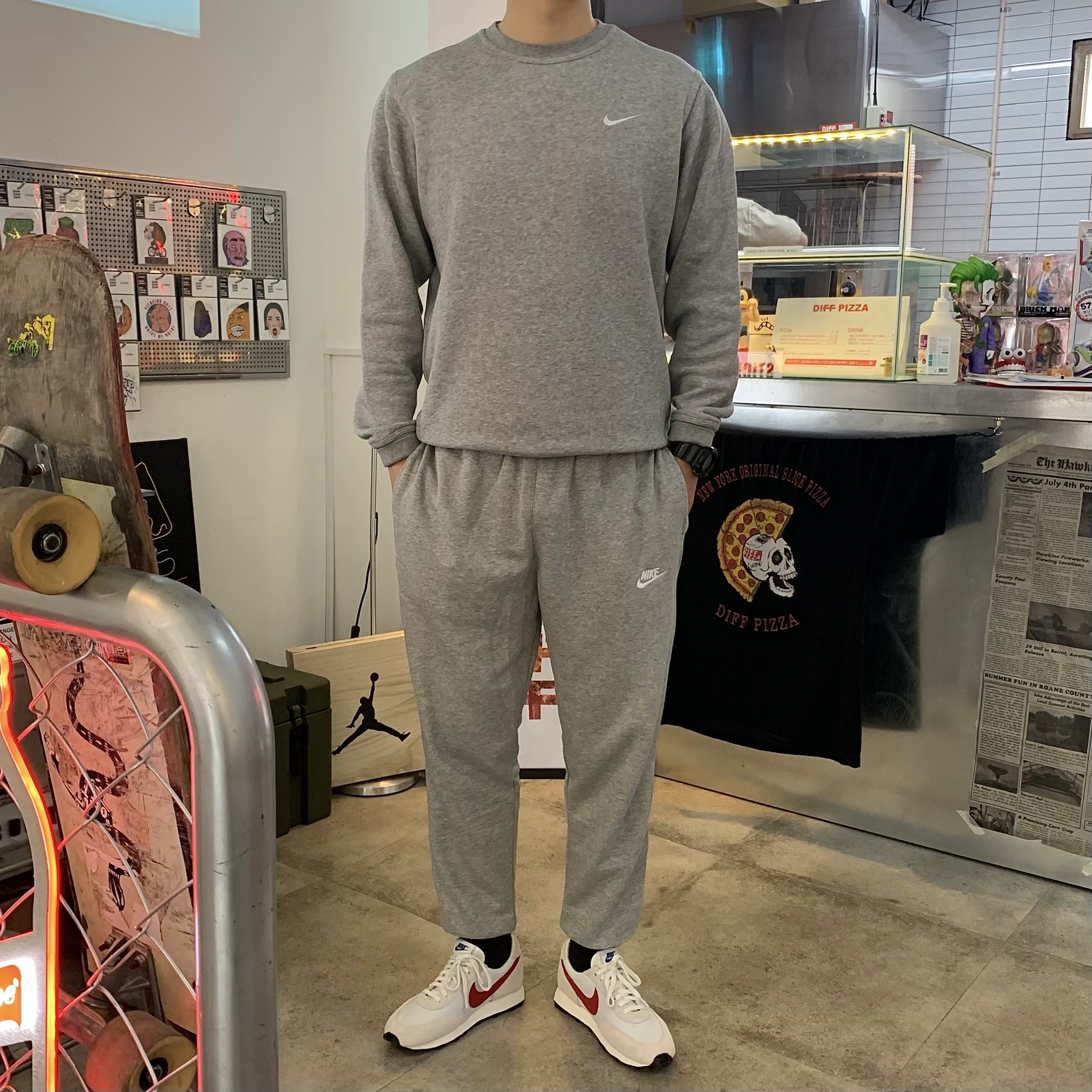 Nike Daybreak SP White University Red 착용 스타일