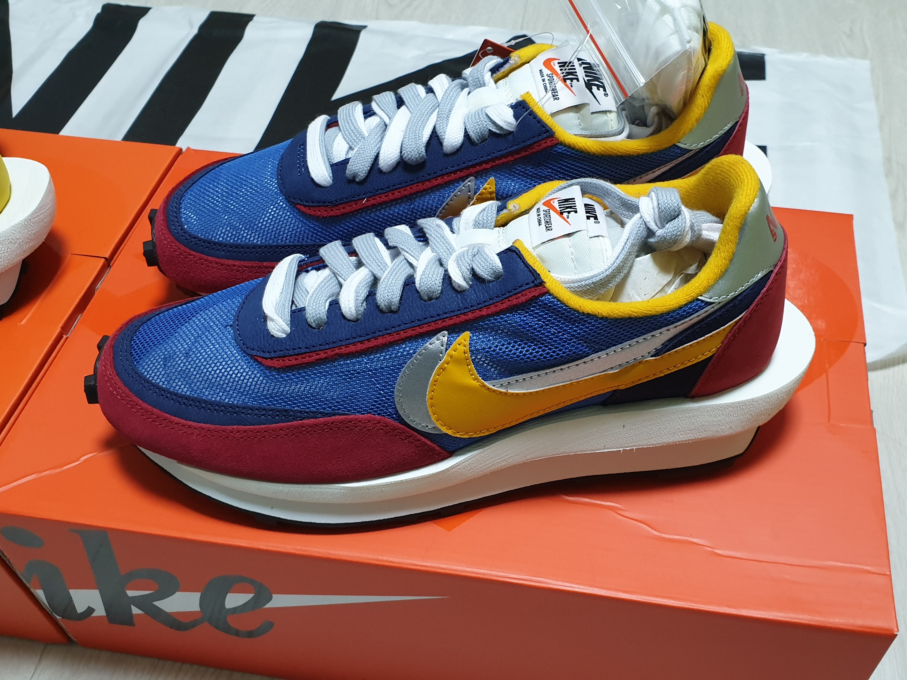 Nike x Sacai LDWaffle Blue Multi, Nike x Sacai LDWaffle Green Multi 착용 스타일 - 1