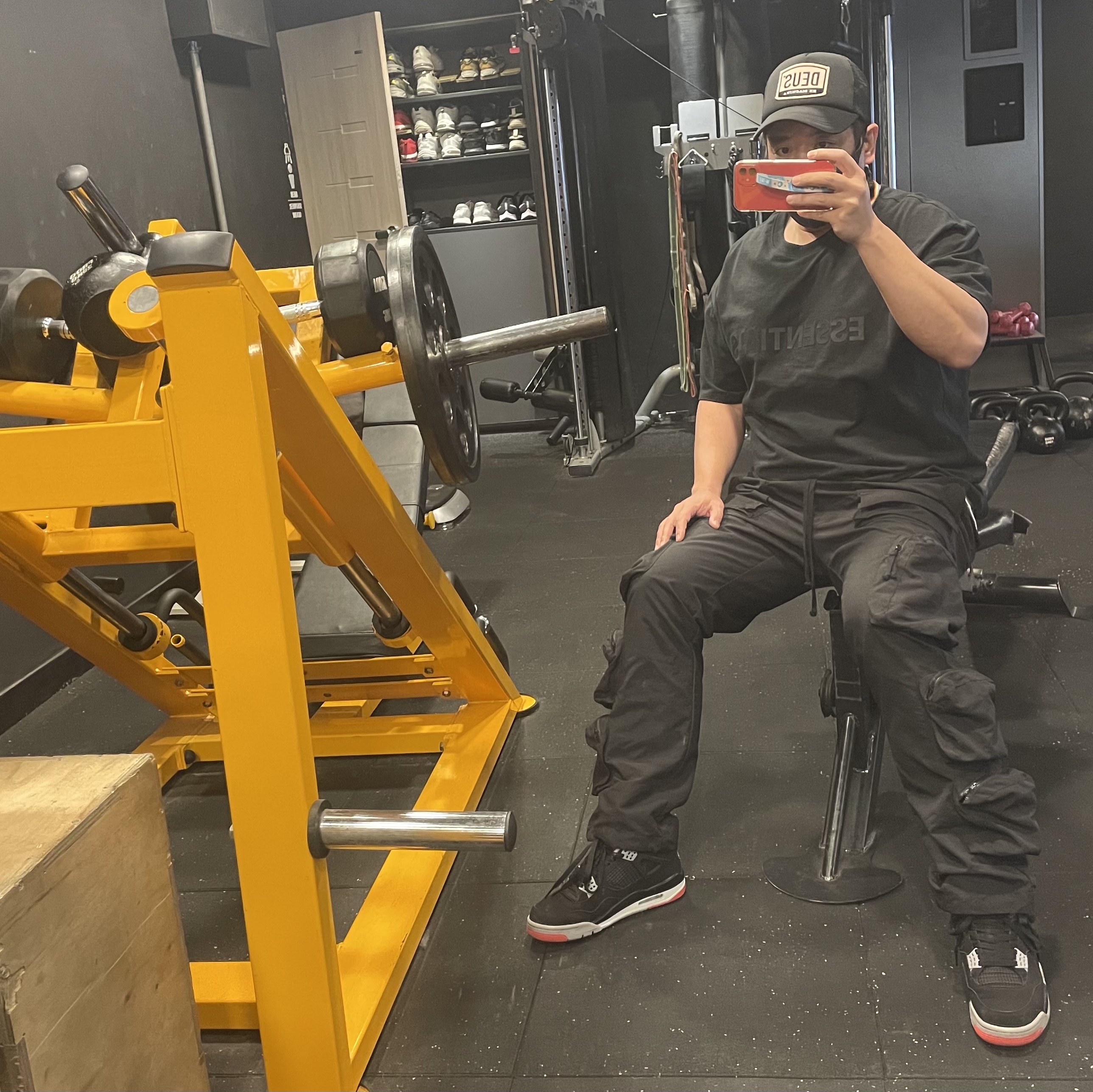 Essentials 3D Silicon Applique Boxy T-Shirt Dark Slate/Black 2020, Jordan 4 Retro Bred 2019 착용 스타일
