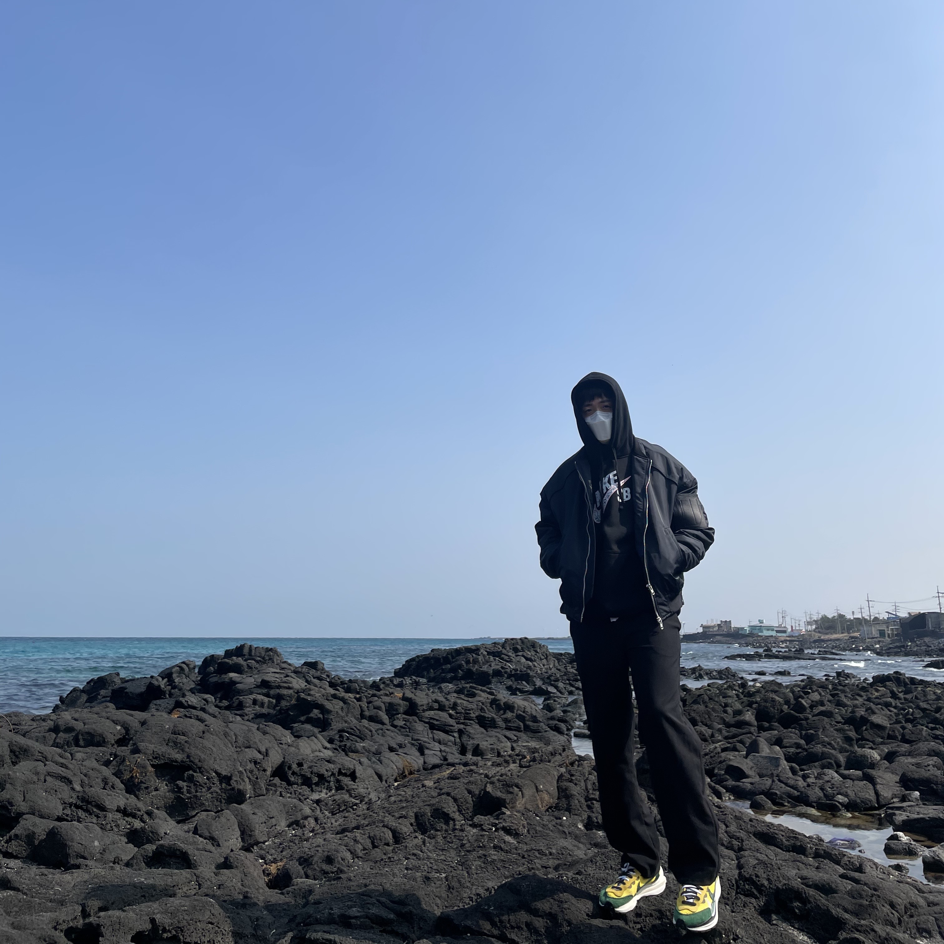 Nike x Sacai VaporWaffle Tour Yellow & Gorge Green Sail 착용 스타일
