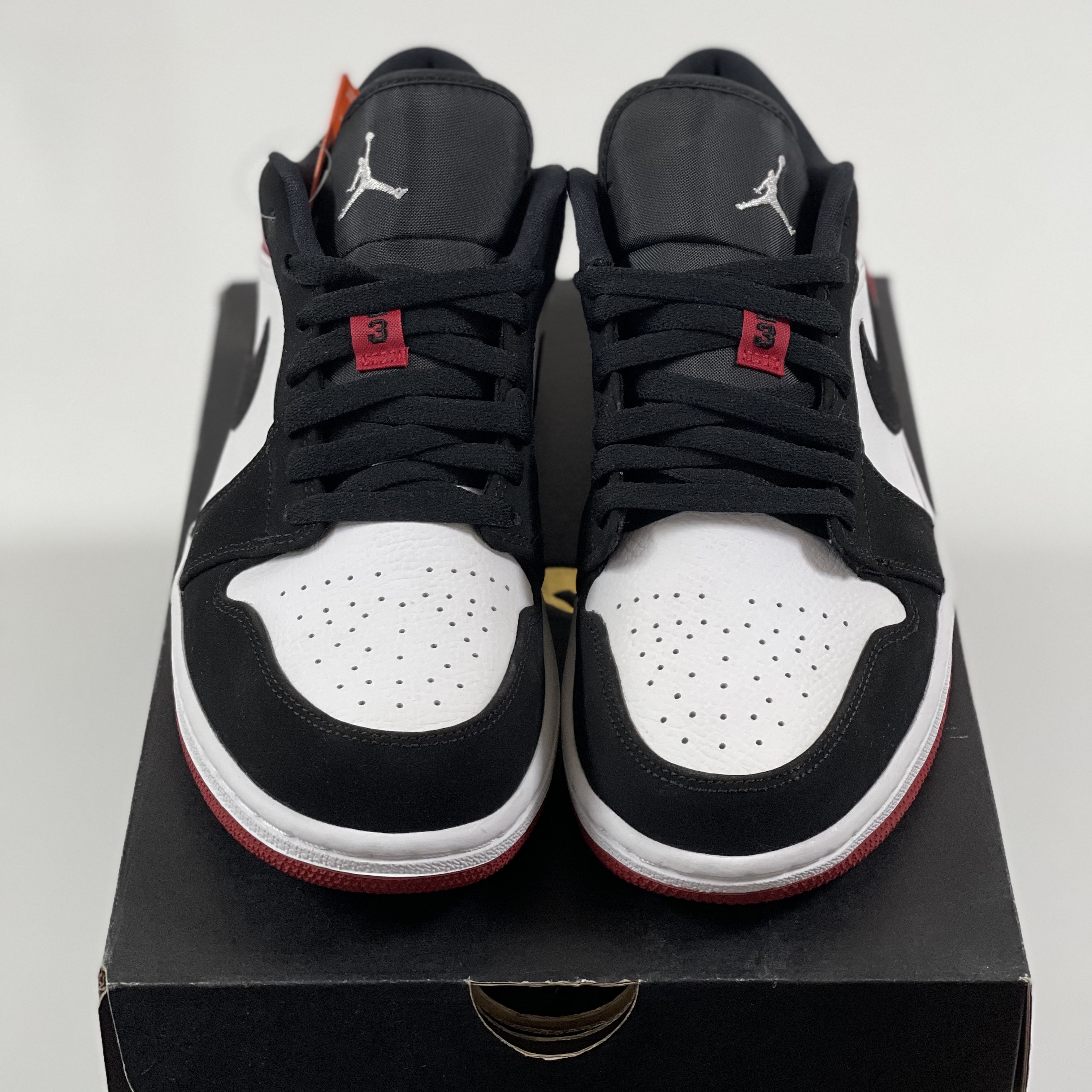 Jordan 1 Low Black Toe 착용 스타일 - 3
