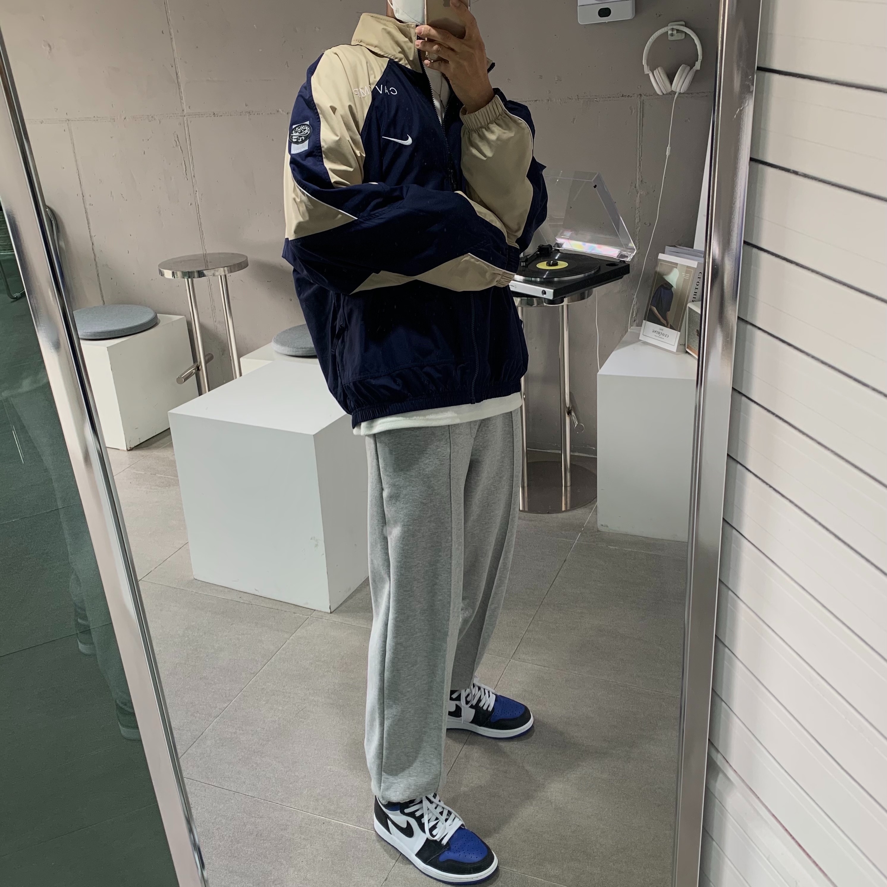 Nike x Cav Empt Track Jacket Navy, Jordan 1 Retro High OG Royal Toe 착용 스타일