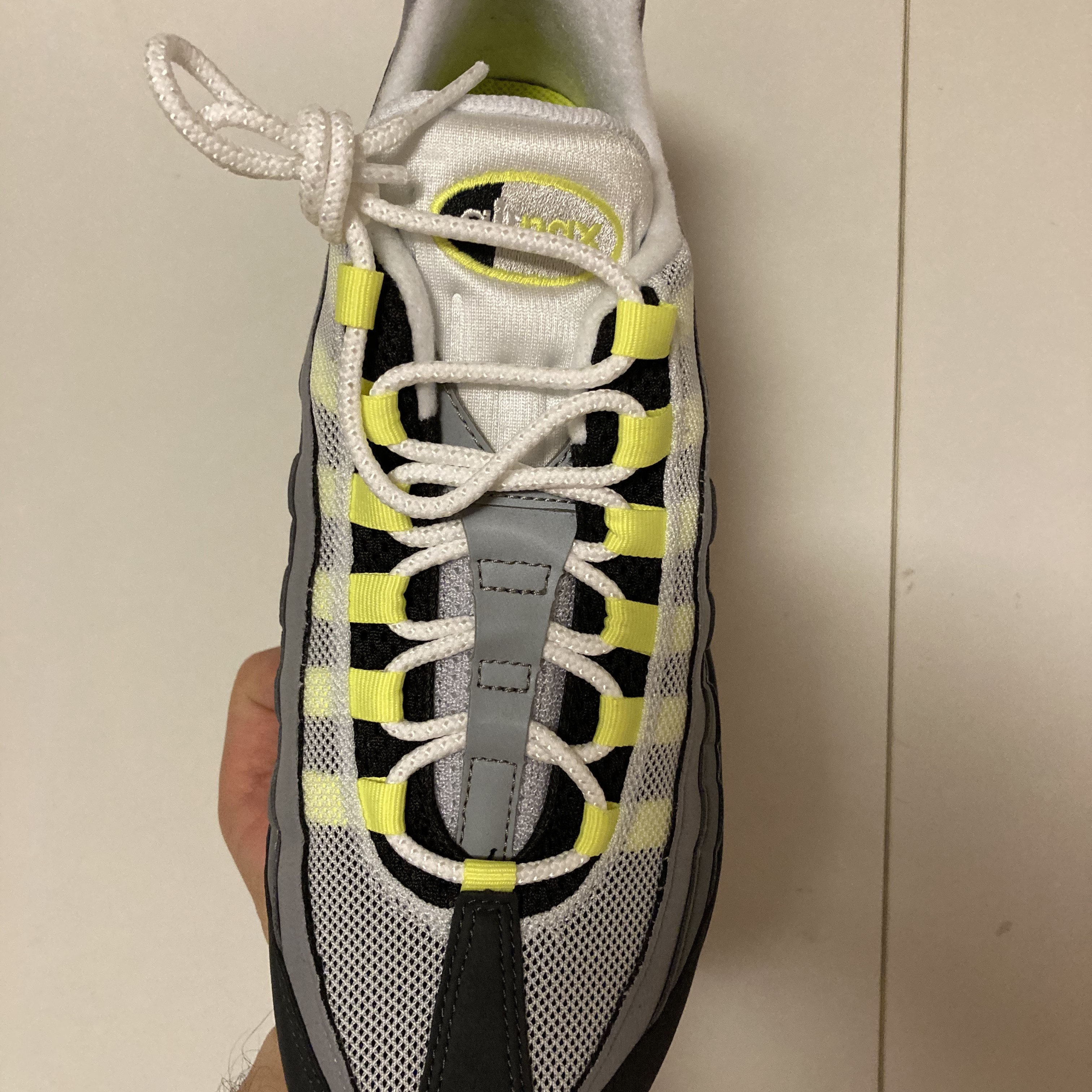 Nike Air Max 95 OG Neon Yellow 2020 착용 스타일 - 2