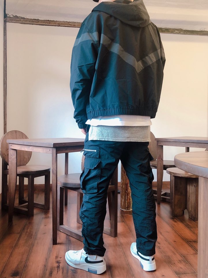 Nike x Fear of God Air Fear of God Raid Light Bone 착용 스타일